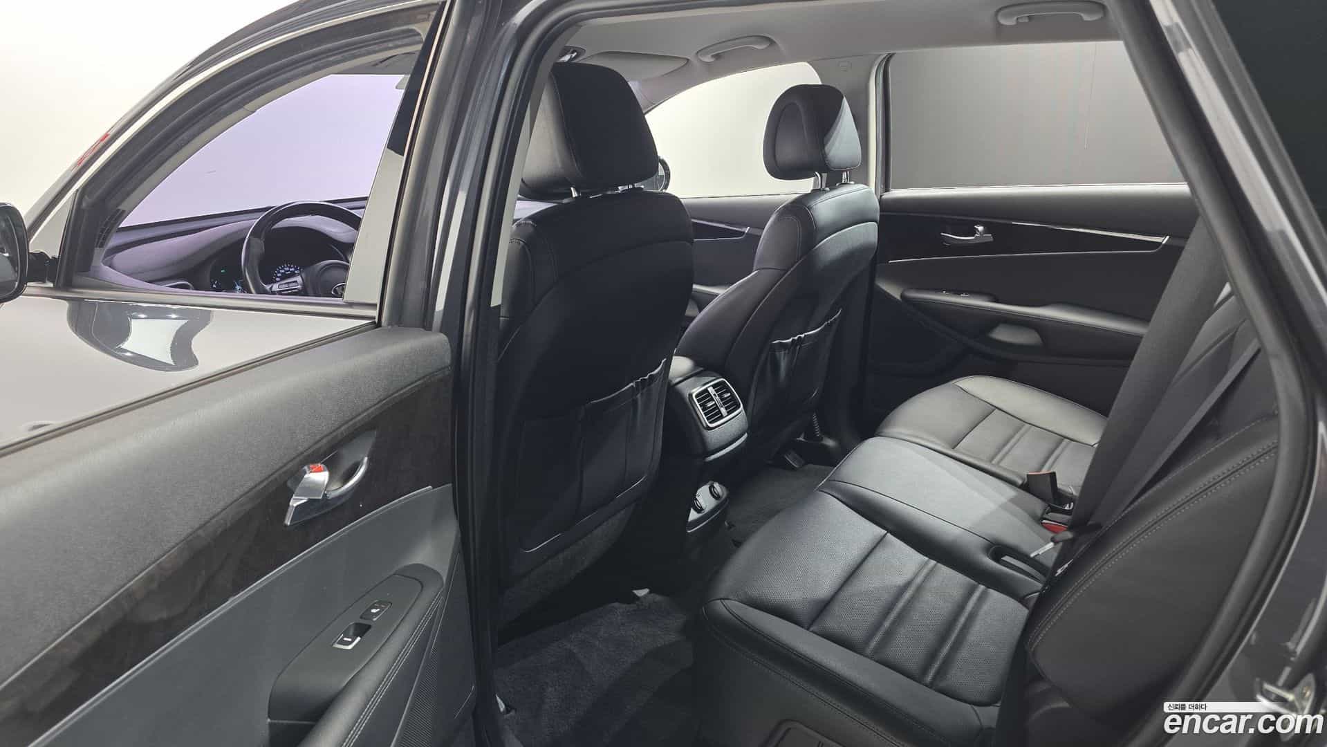 Sorento Kia 2016.8-OPTION-021