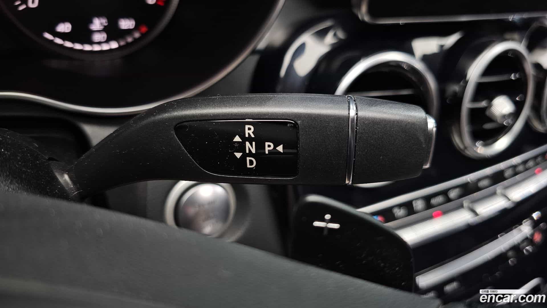 C-Class Mercedes-Benz 2018.1-INNER-009