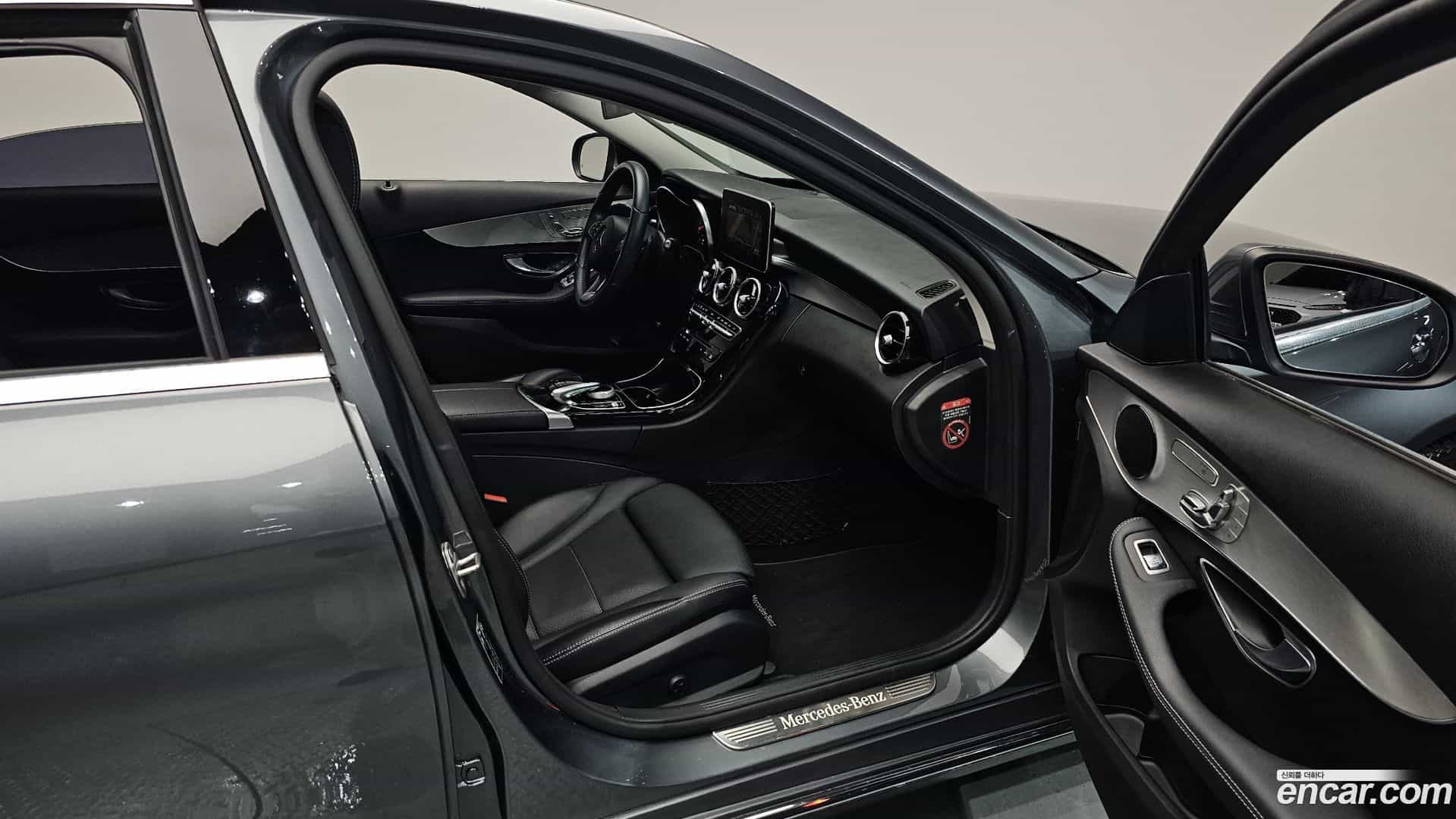 C-Class Mercedes-Benz 2018.1-OPTION-015