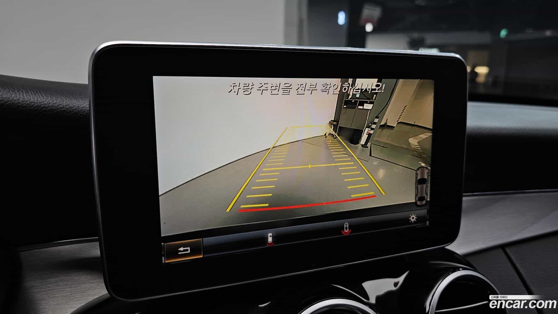 C-Class Mercedes-Benz 2018.1-OPTION-019