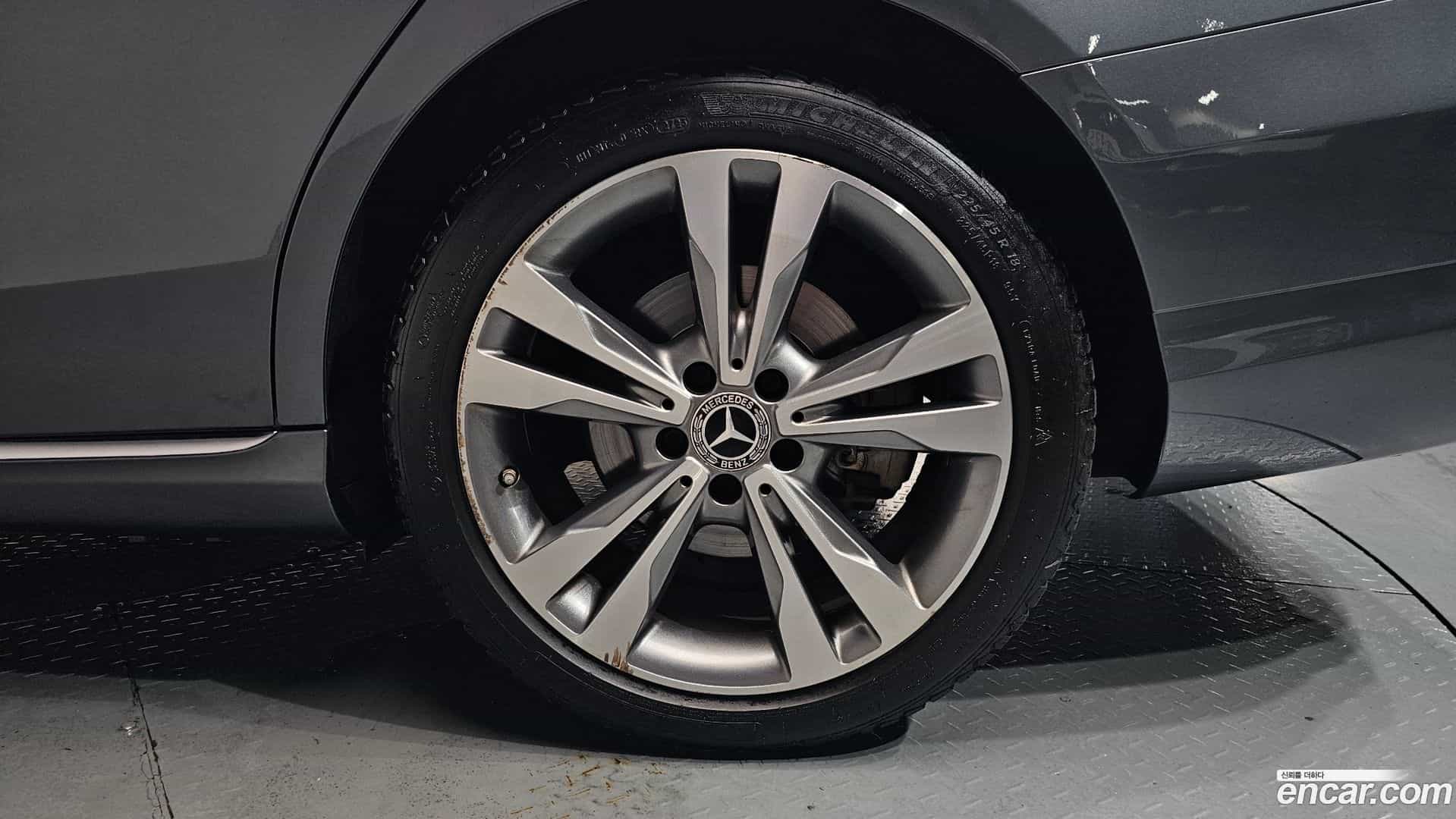 C-Class Mercedes-Benz 2018.1-OUTER-031