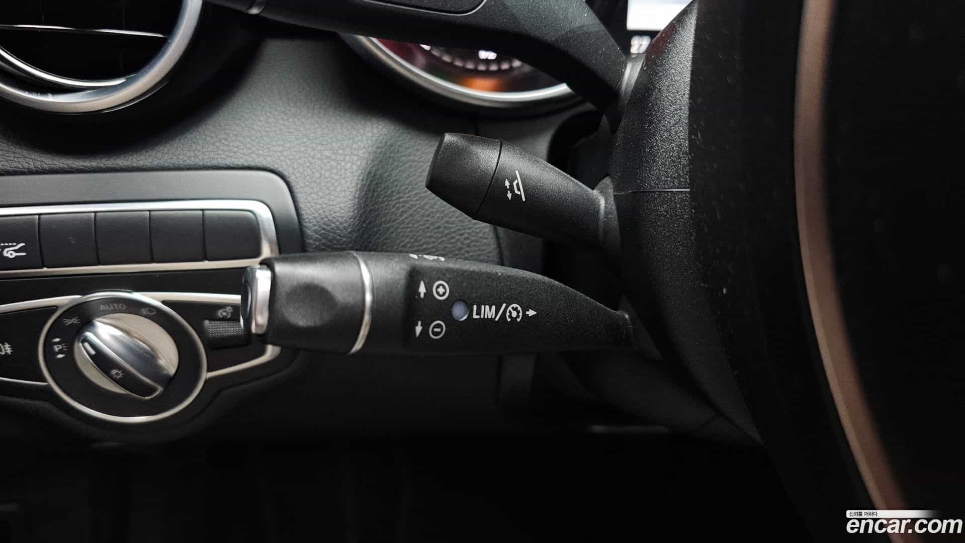 C-Class Mercedes-Benz 2018.1-OPTION-044
