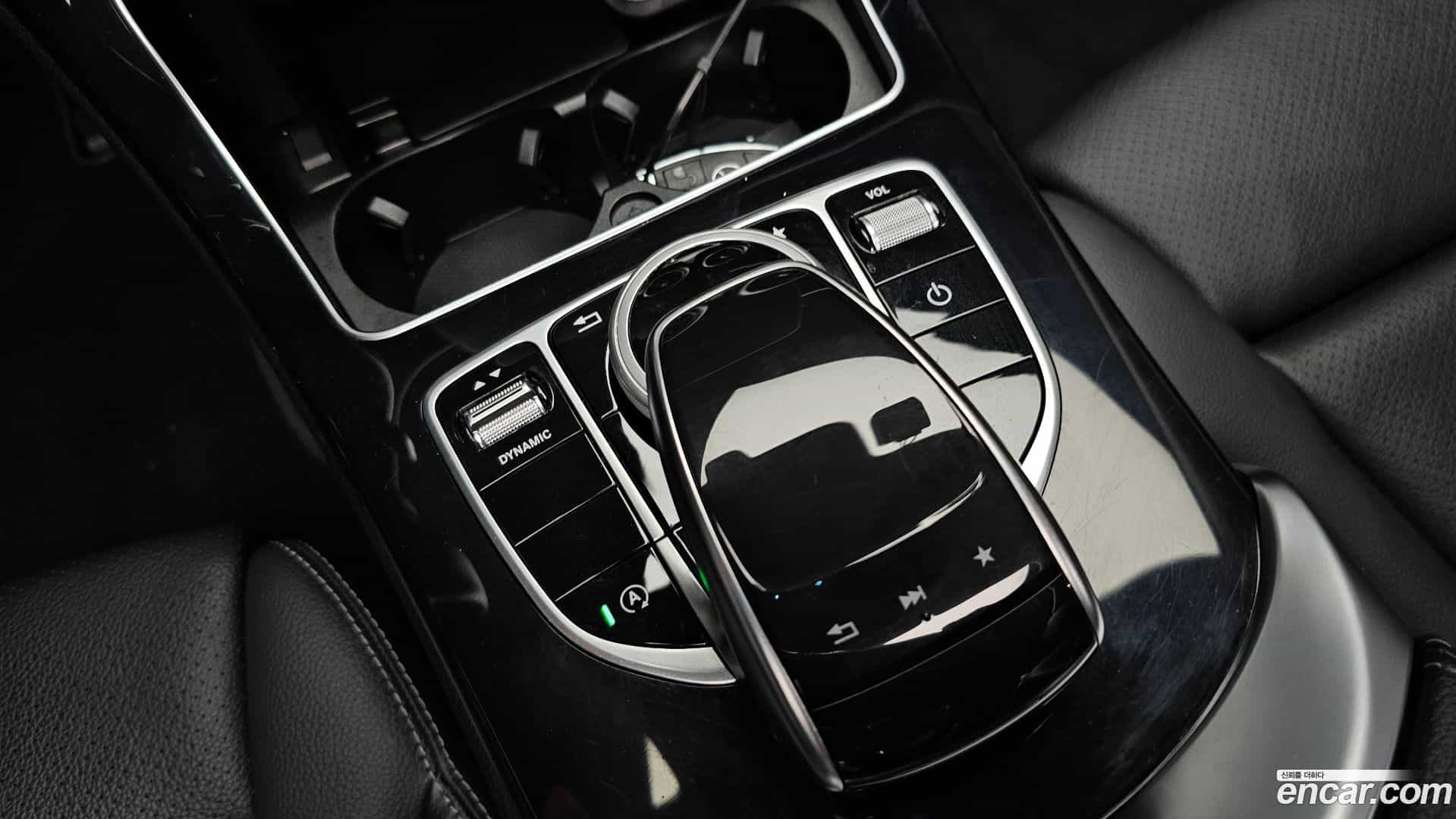 C-Class Mercedes-Benz 2018.1-OPTION-047