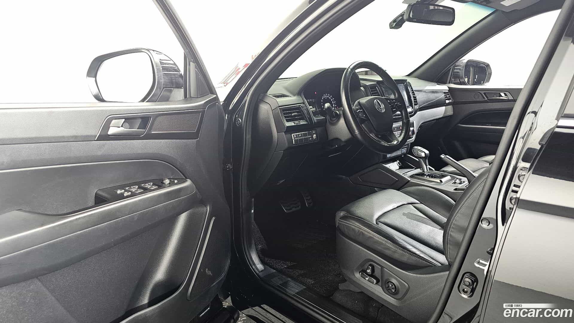 Rexton KG Mobility 2020.9-INNER-010