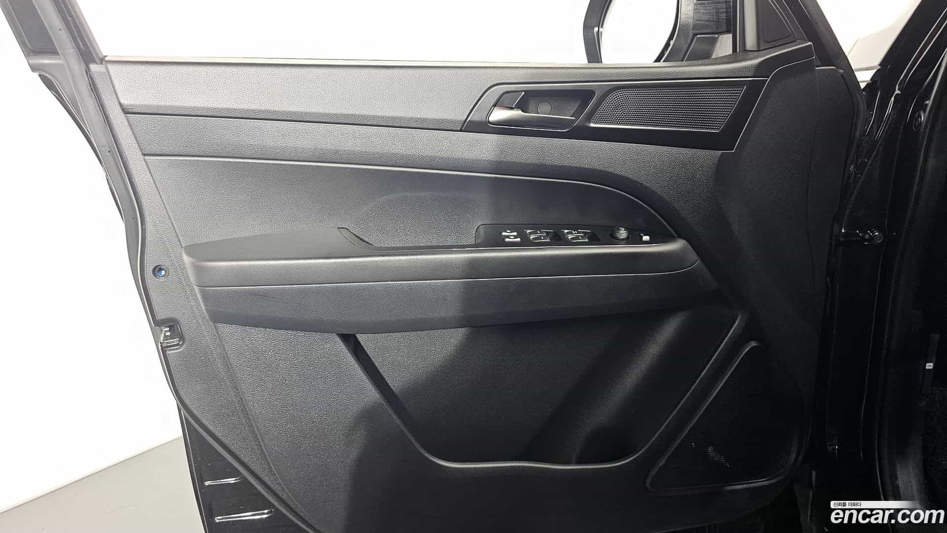 Rexton KG Mobility 2020.9-INNER-034