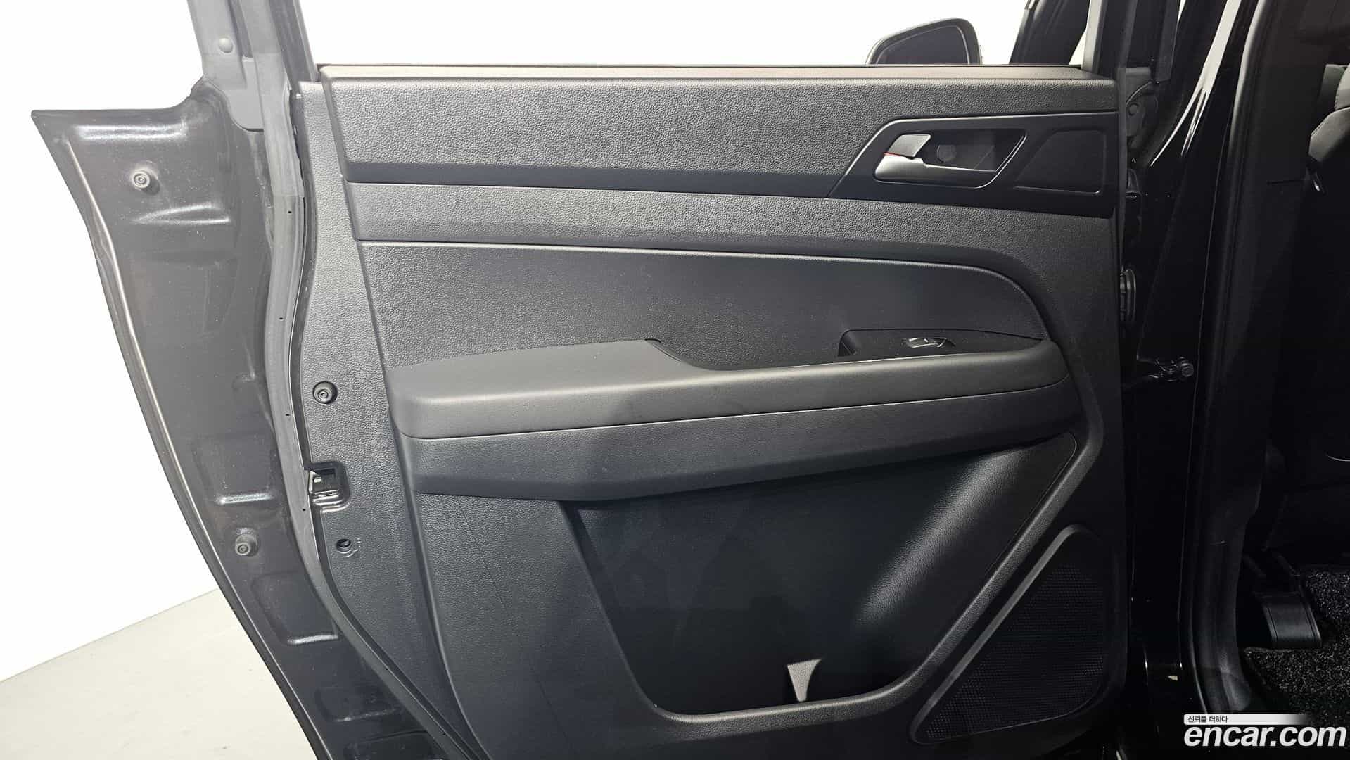 Rexton KG Mobility 2020.9-INNER-035