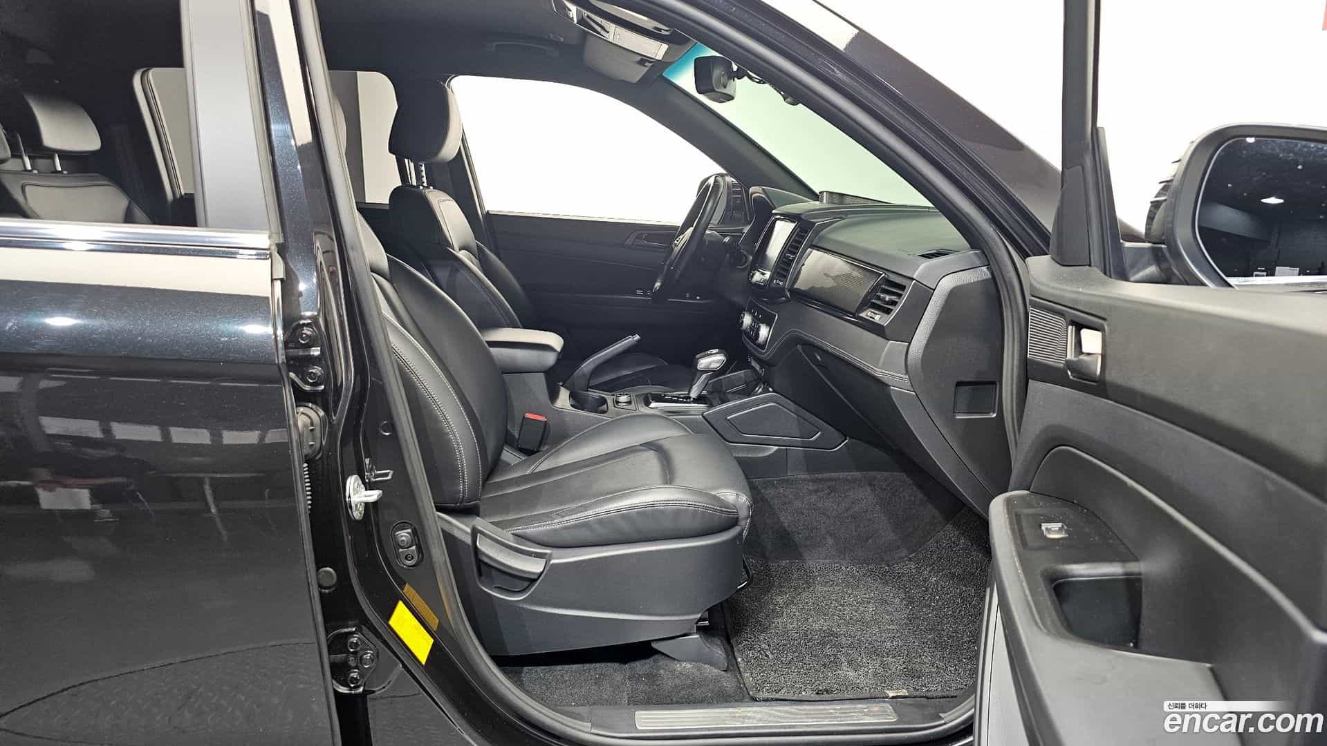 Rexton KG Mobility 2020.9-INNER-036