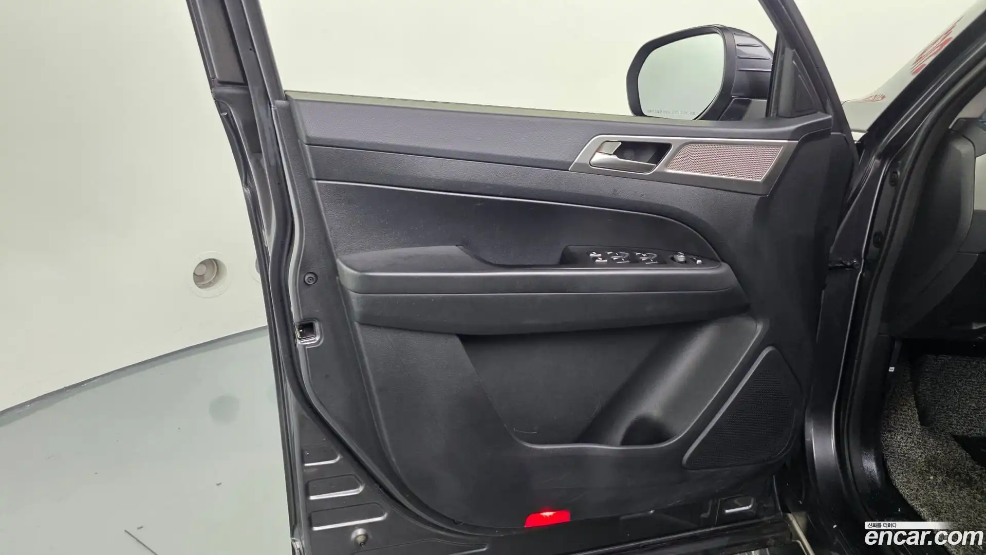 Rexton KG Mobility 2019.2-INNER-034
