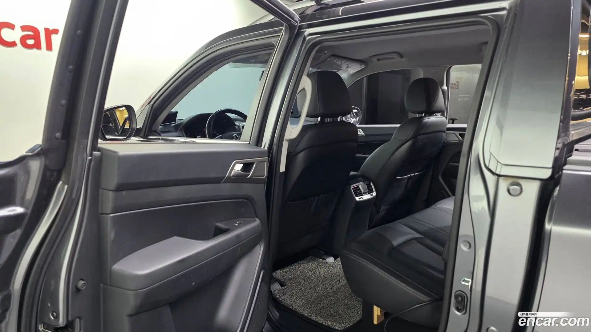 Rexton KG Mobility 2019.2-INNER-036