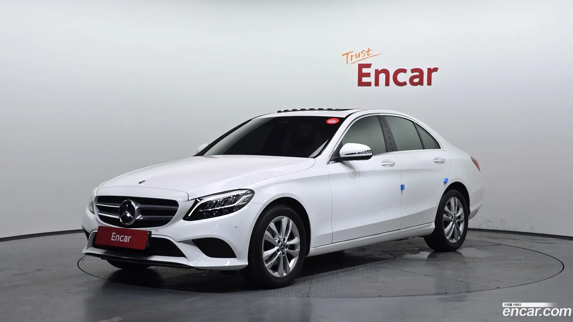 Main__Slider__Photo:C-Class Mercedes-Benz 2020.5-0