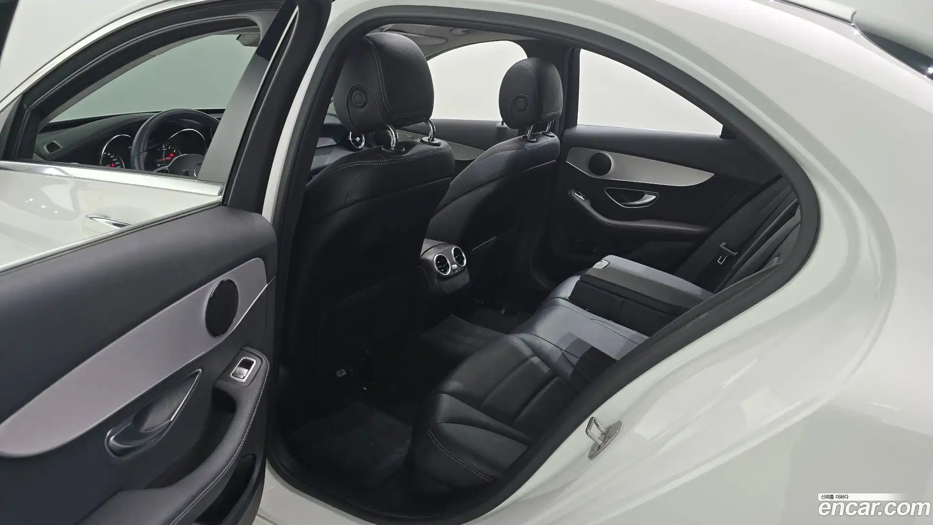 C-Class Mercedes-Benz 2020.5-OPTION-016
