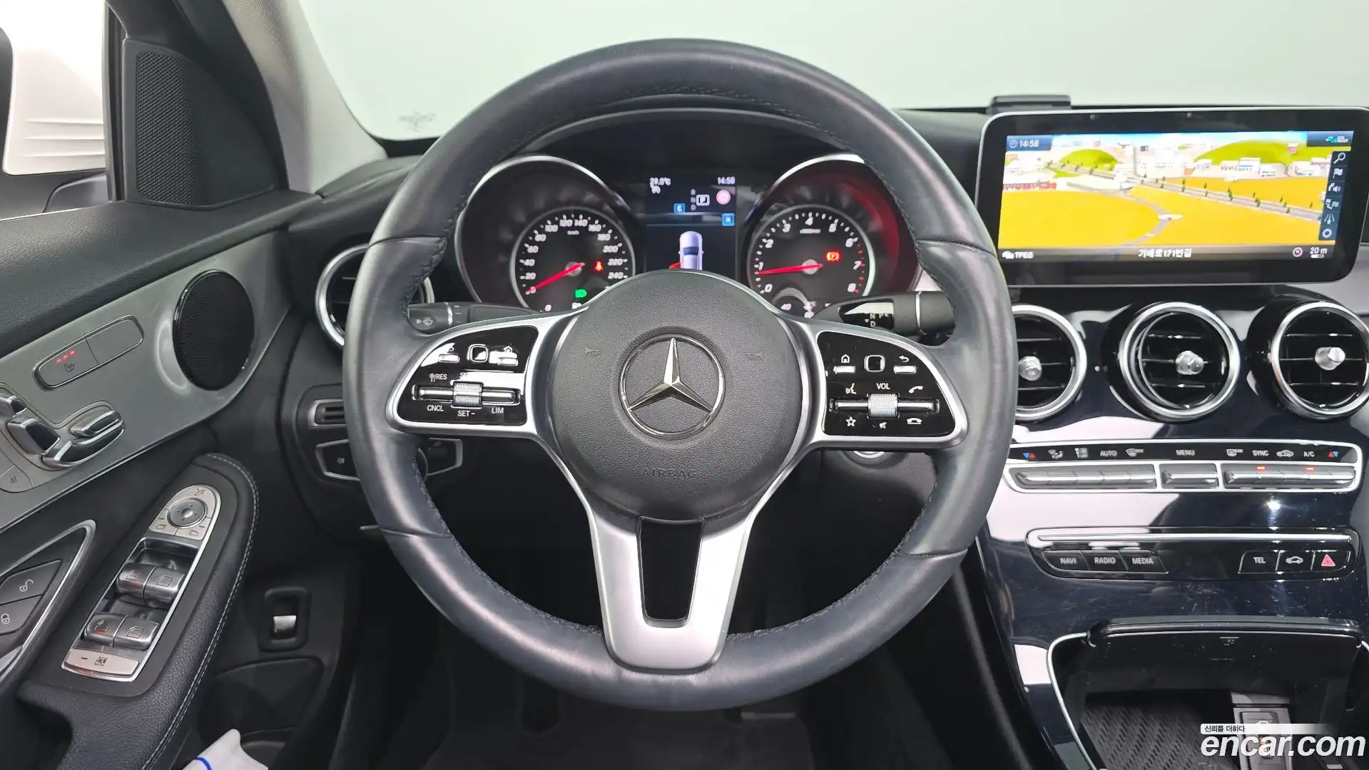 C-Class Mercedes-Benz 2020.5-OPTION-018