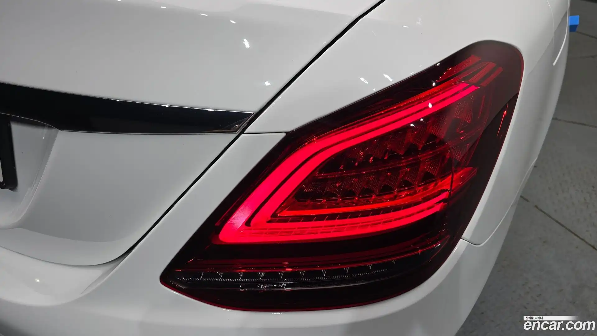 C-Class Mercedes-Benz 2020.5-OUTER-033