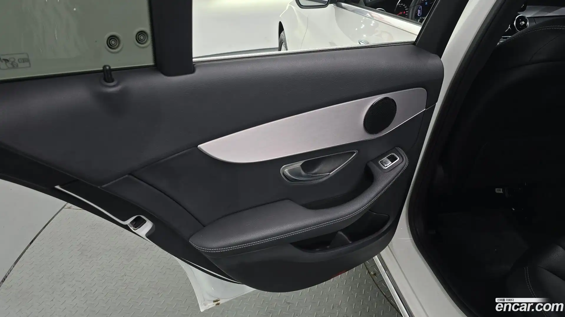 C-Class Mercedes-Benz 2020.5-INNER-035