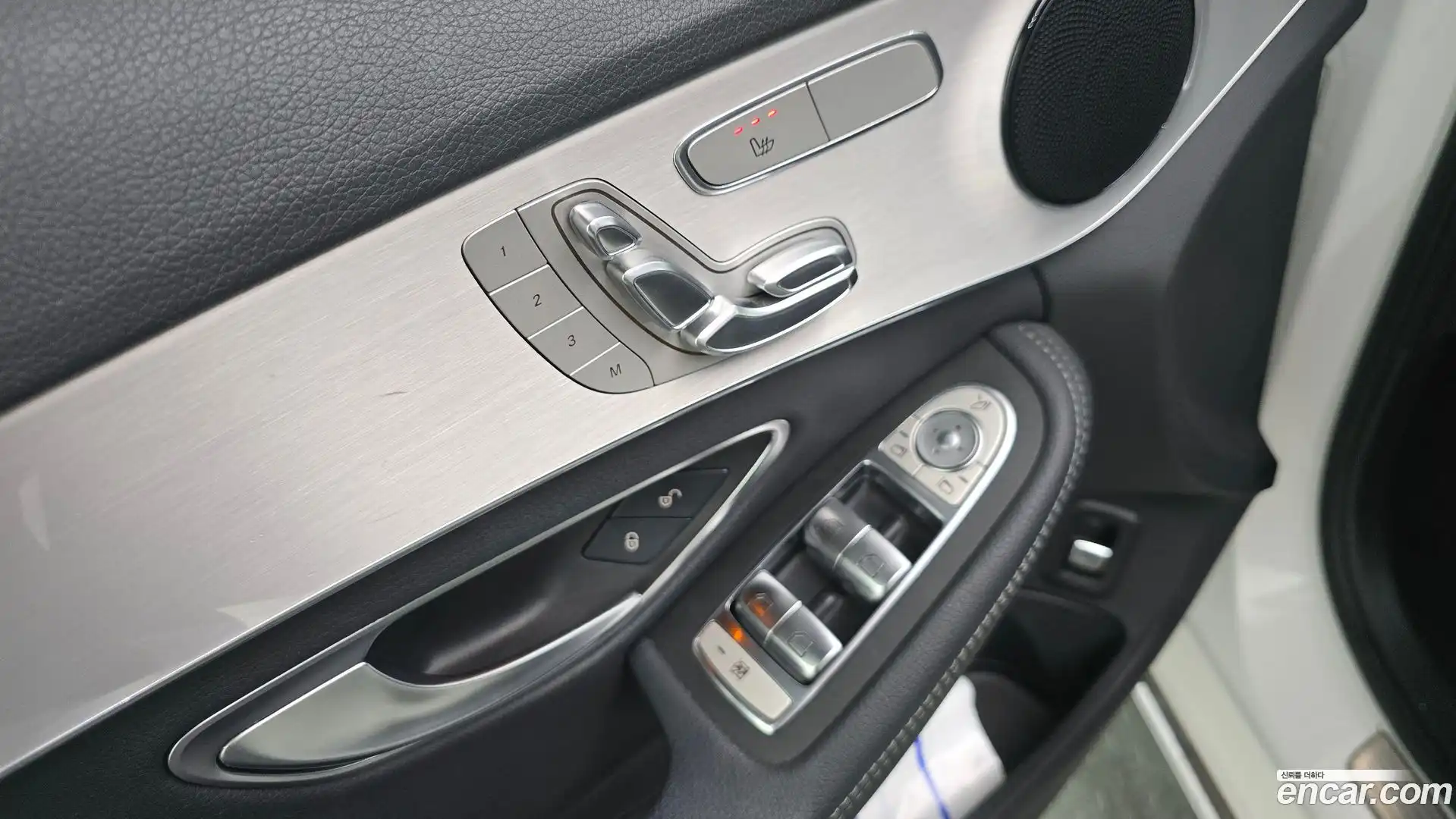 C-Class Mercedes-Benz 2020.5-OPTION-041