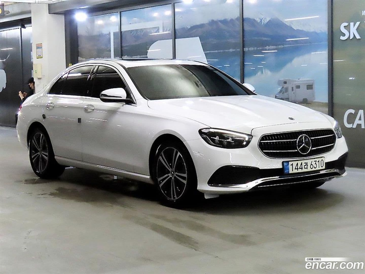 Main__Slider__Photo:E-Class Mercedes-Benz 2020.11-0