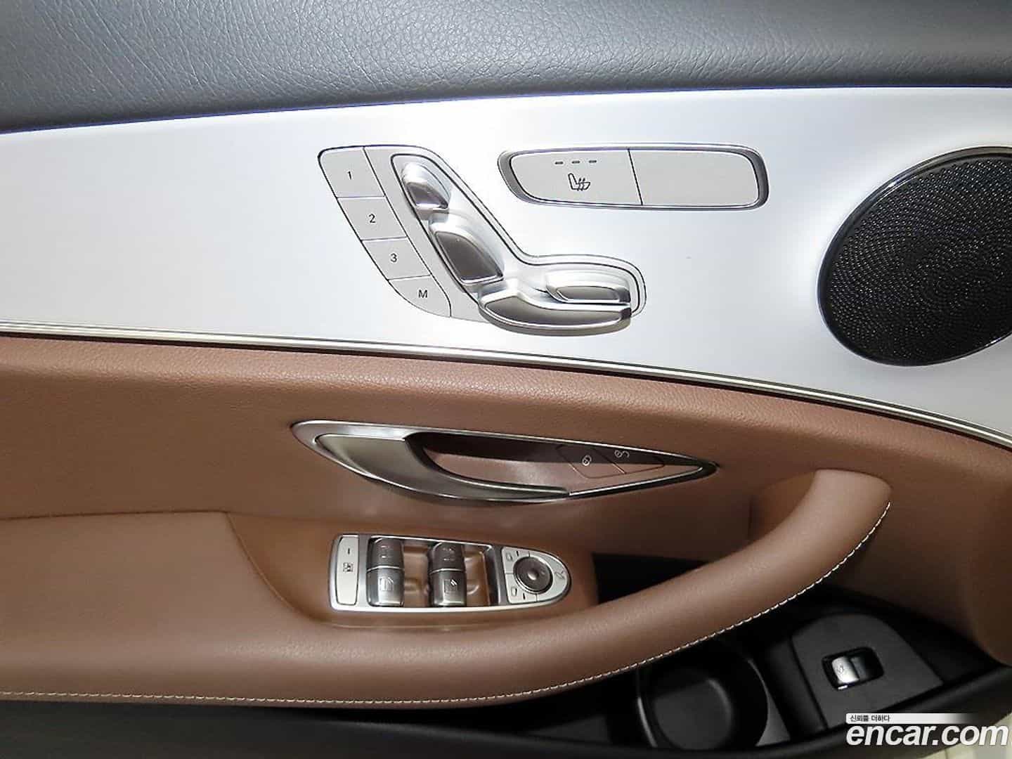 E-Class Mercedes-Benz 2020.11-OPTION-018