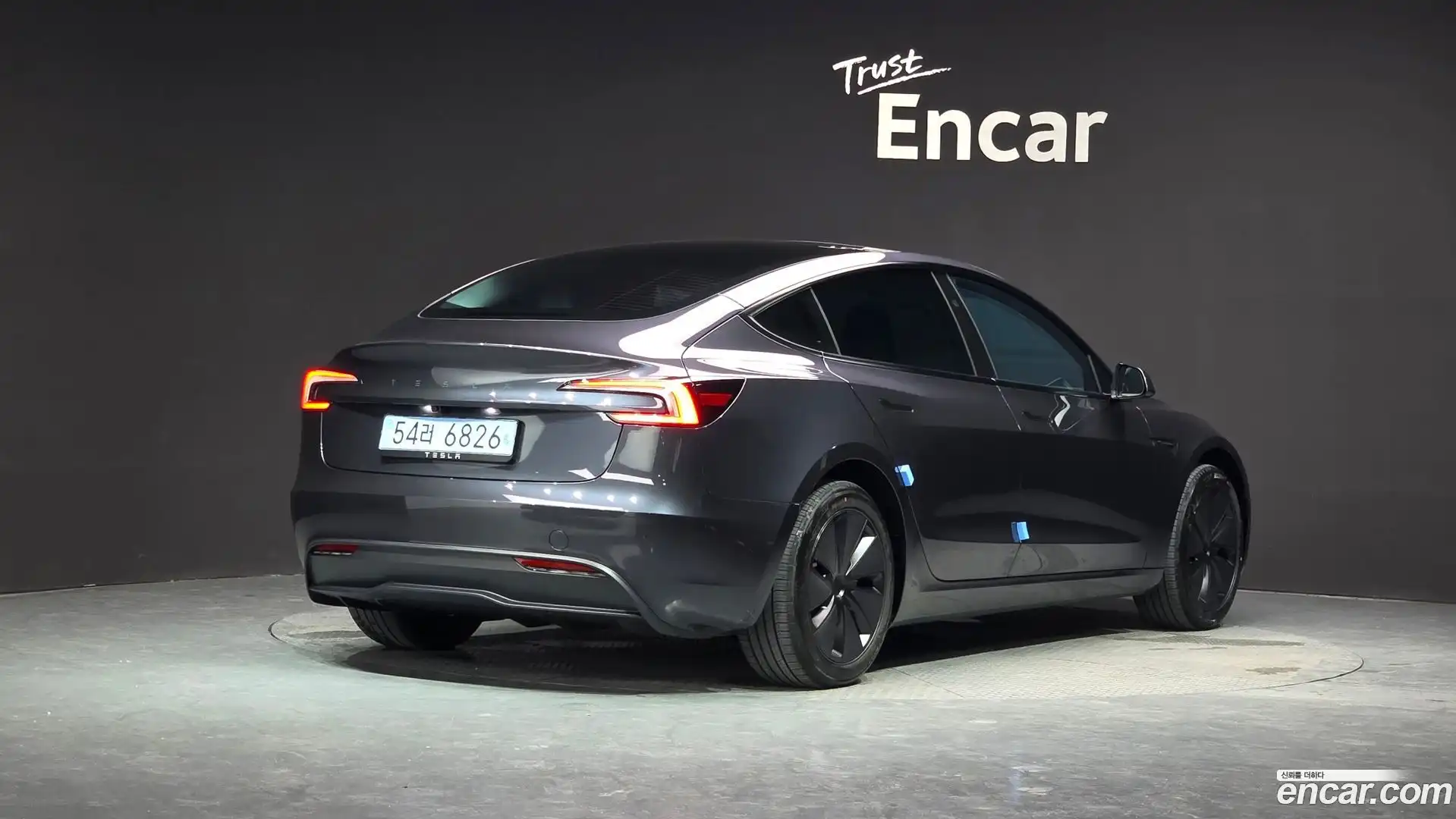 Model 3 Tesla 2026.3-OUTER-002