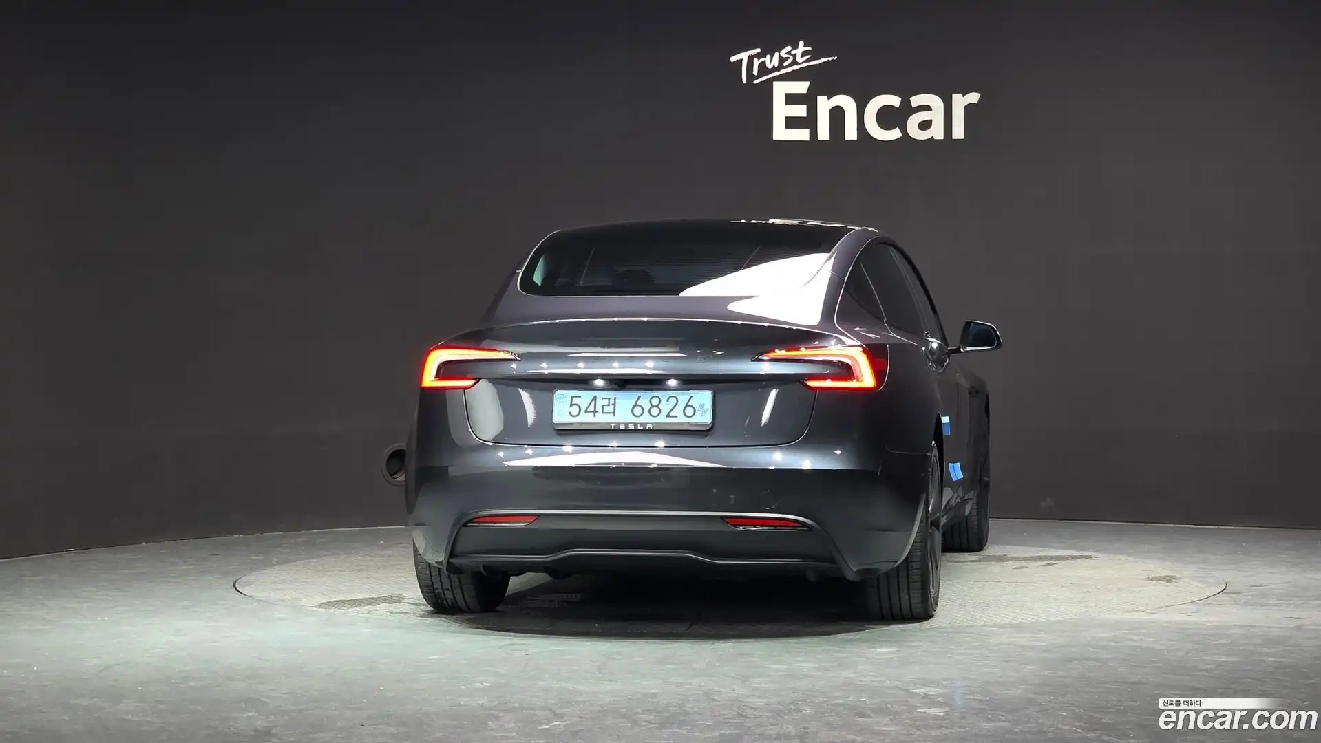 Model 3 Tesla 2026.3-OUTER-004