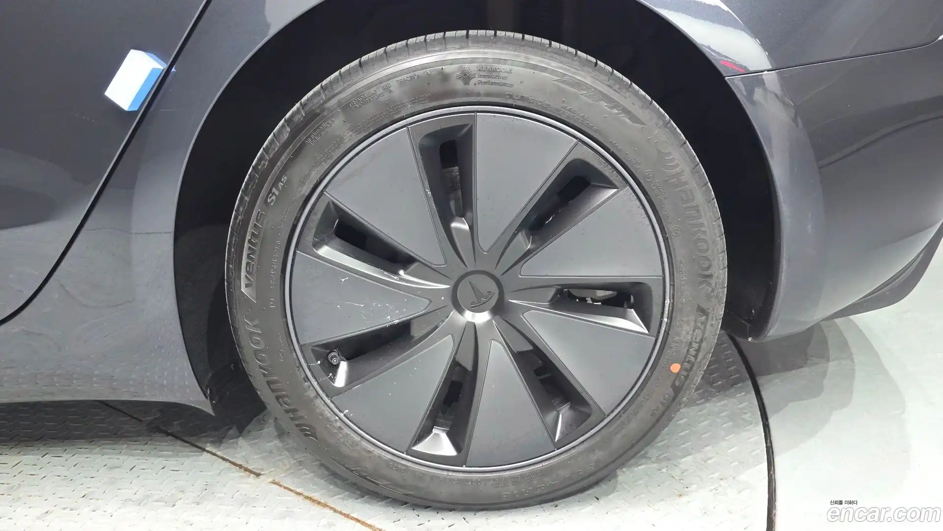 Model 3 Tesla 2026.3-OUTER-031