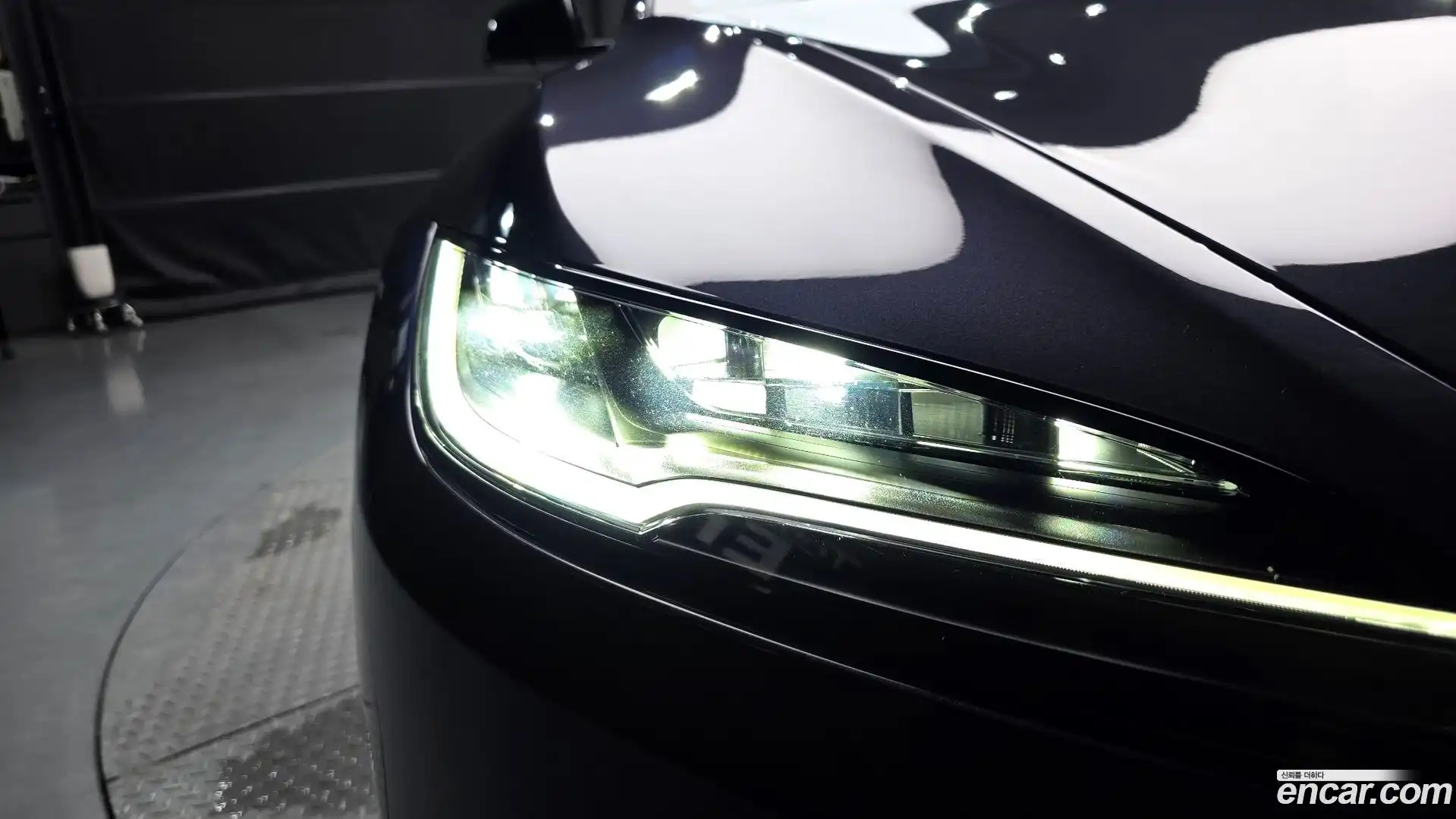 Model 3 Tesla 2026.3-OUTER-032