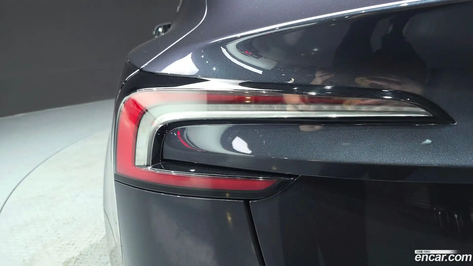 Model 3 Tesla 2026.3-OUTER-033