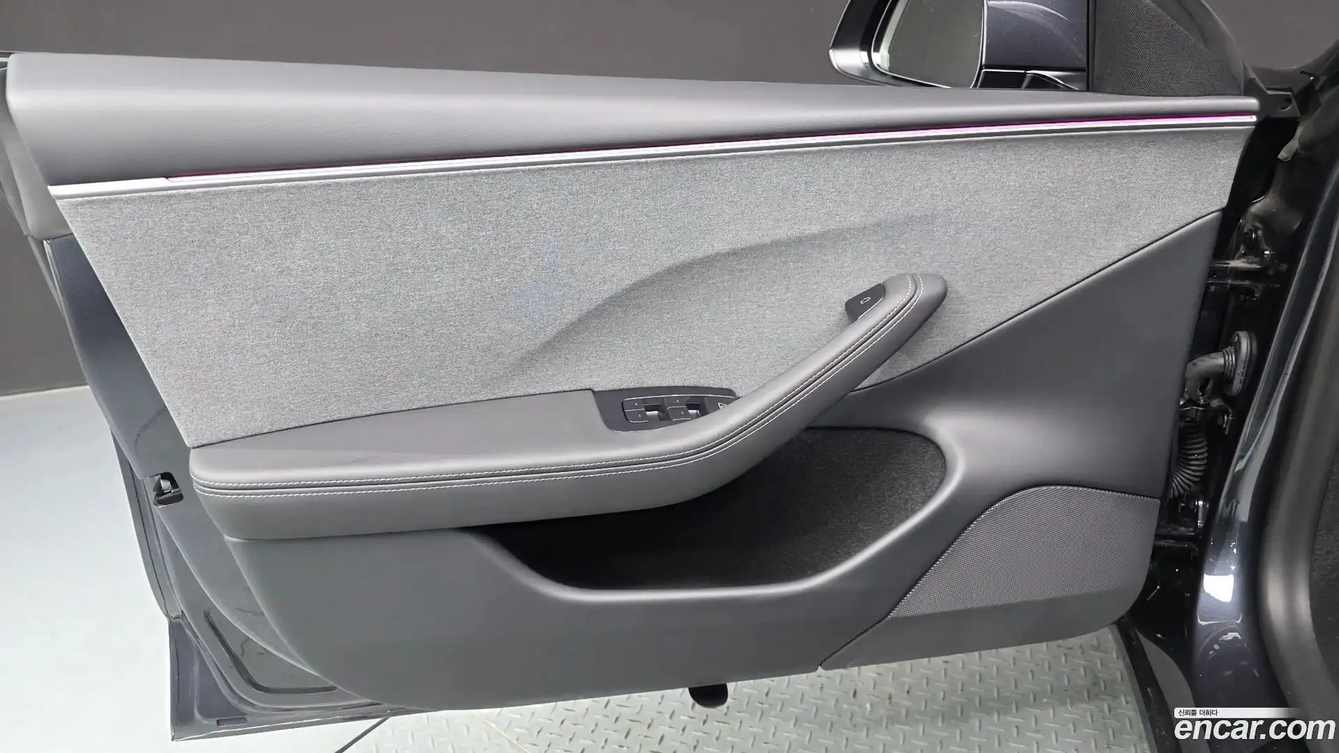 Model 3 Tesla 2026.3-INNER-034