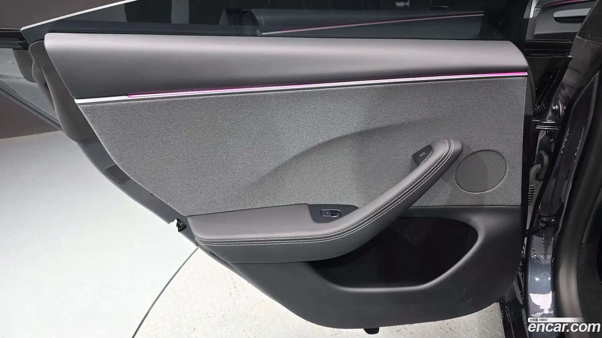 Model 3 Tesla 2026.3-INNER-035