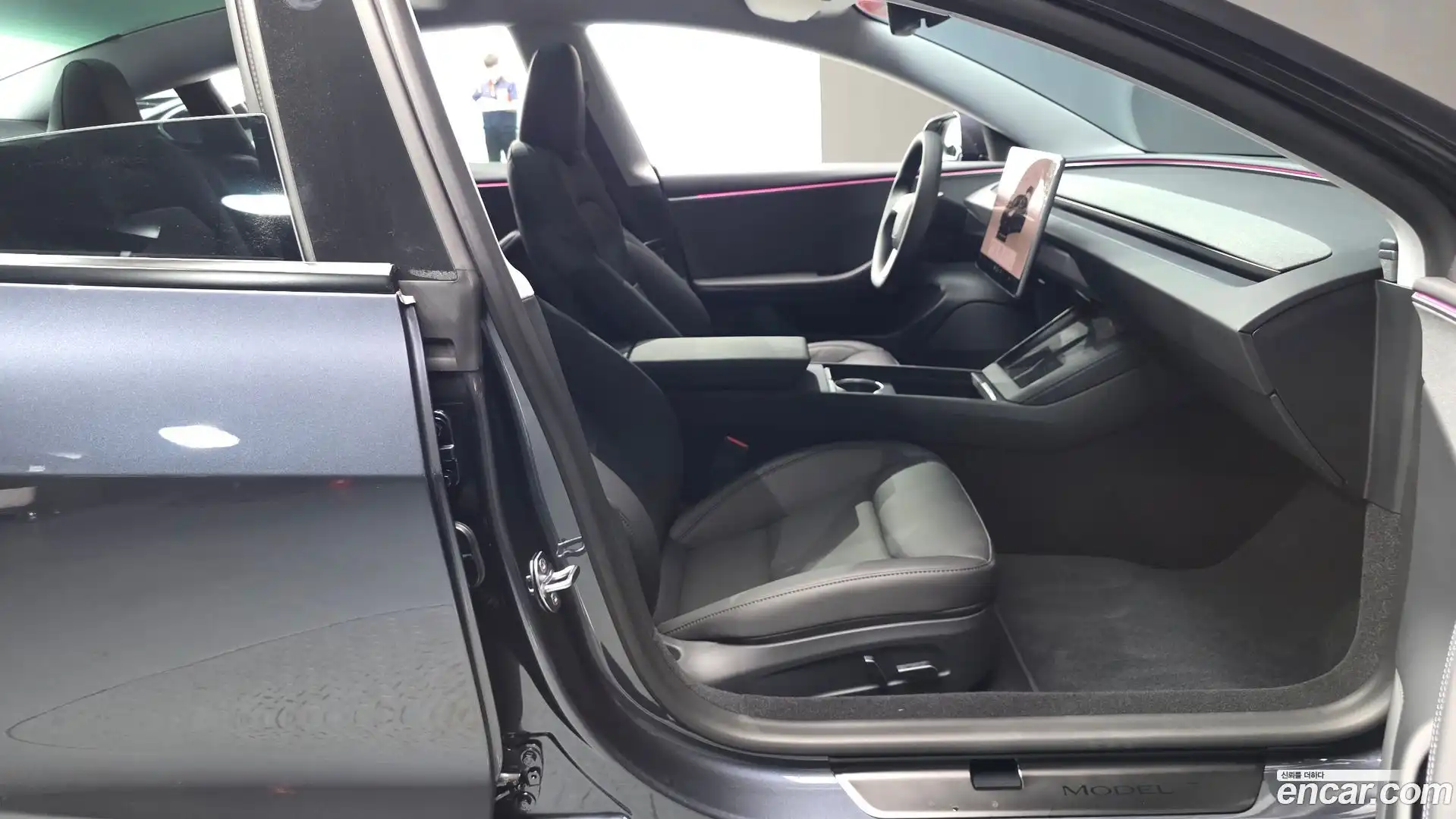 Model 3 Tesla 2026.3-INNER-036