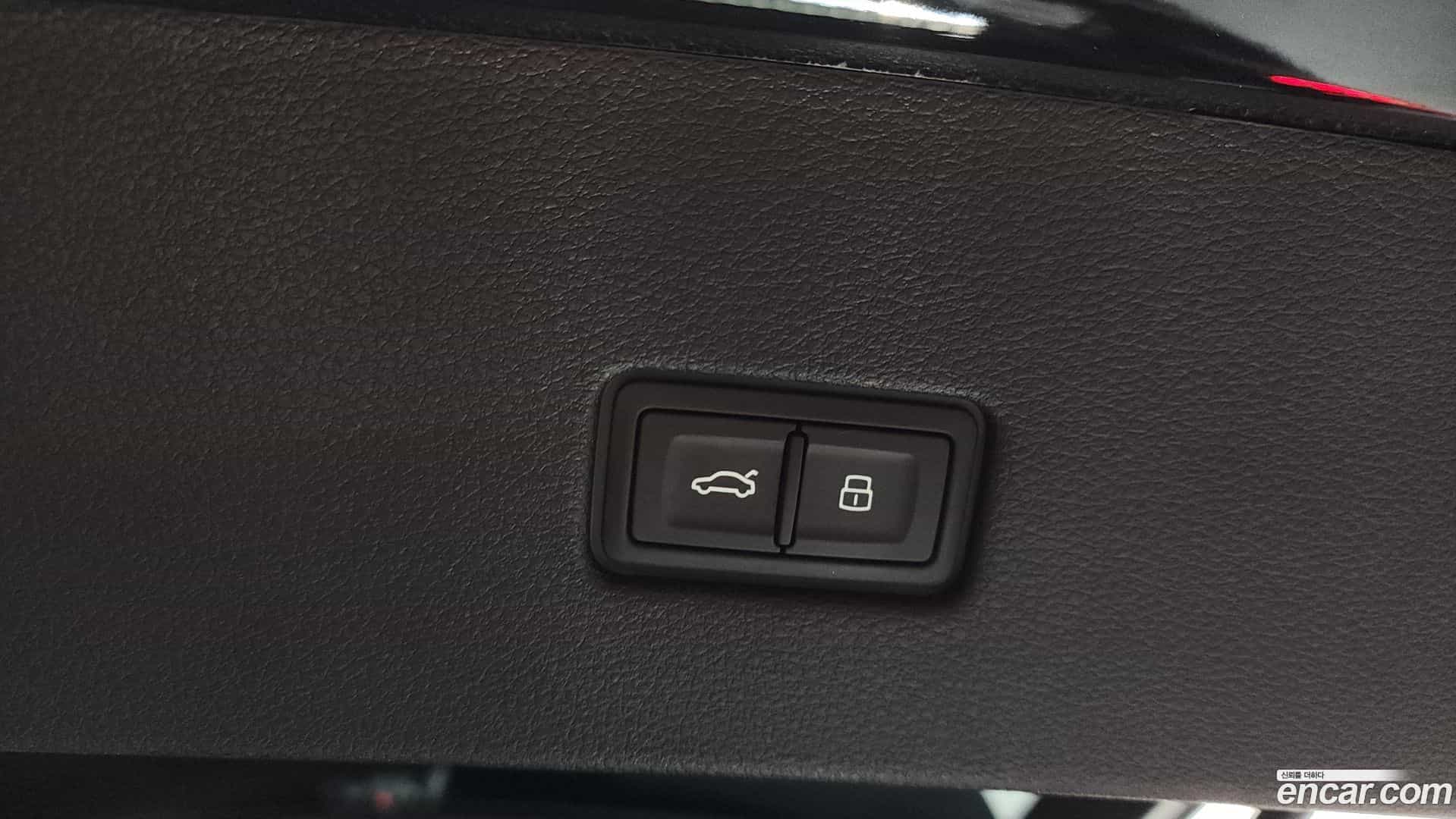 Q8 Audi 2022.7-OPTION-021