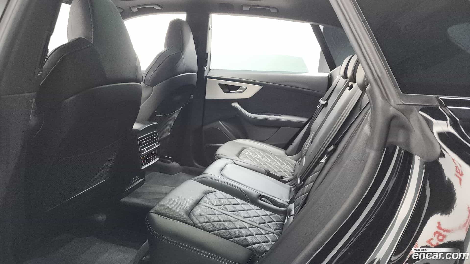Q8 Audi 2022.7-OPTION-023