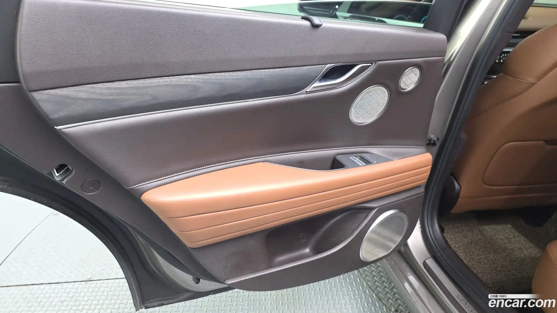 G80 Genesis 2020.10-INNER-035