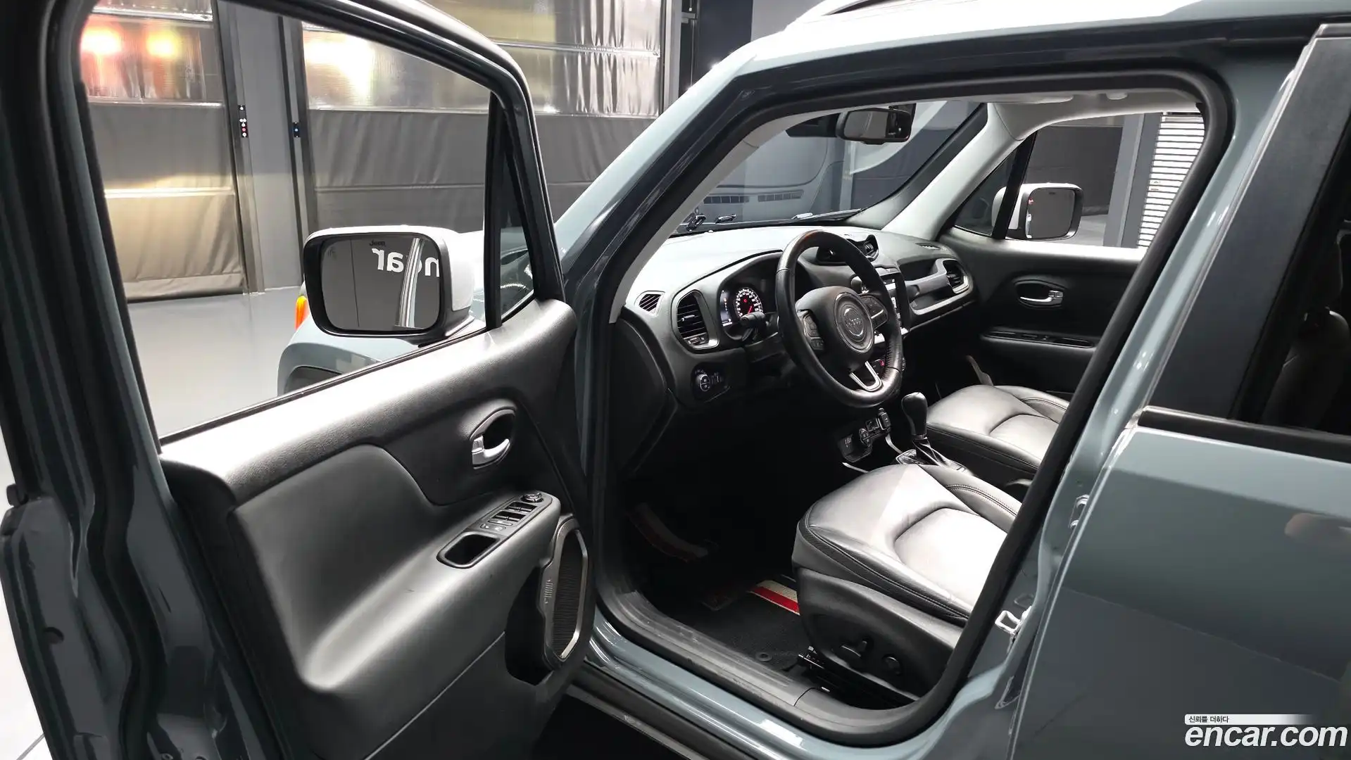 Renegade Jeep 2018.6-INNER-010