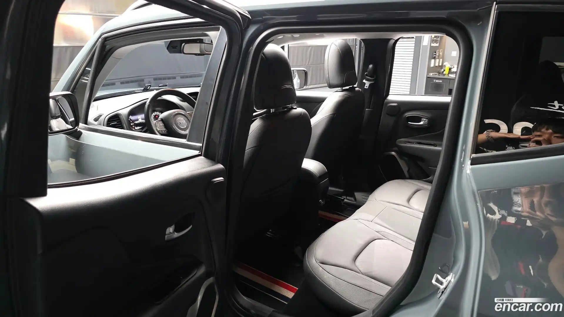 Renegade Jeep 2018.6-INNER-036