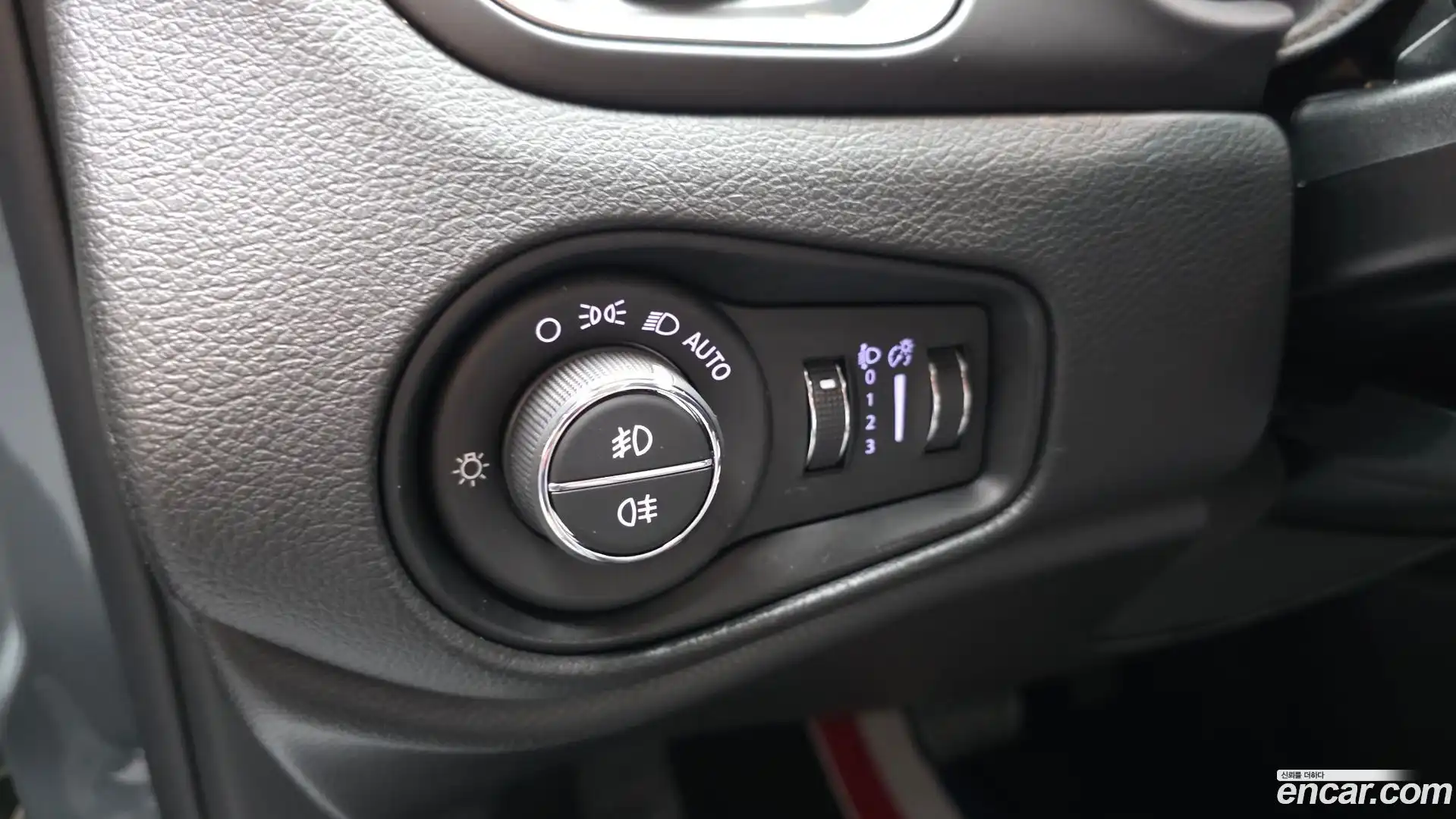 Renegade Jeep 2018.6-OPTION-042