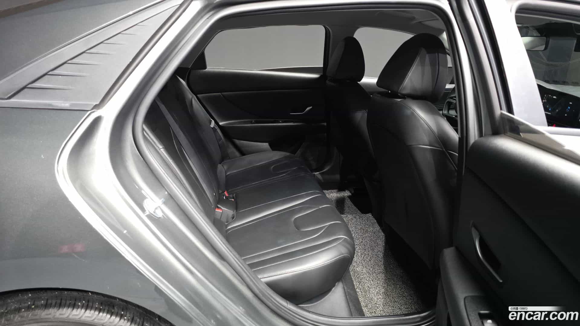 AVANTE Hyundai 2022.8-OPTION-016