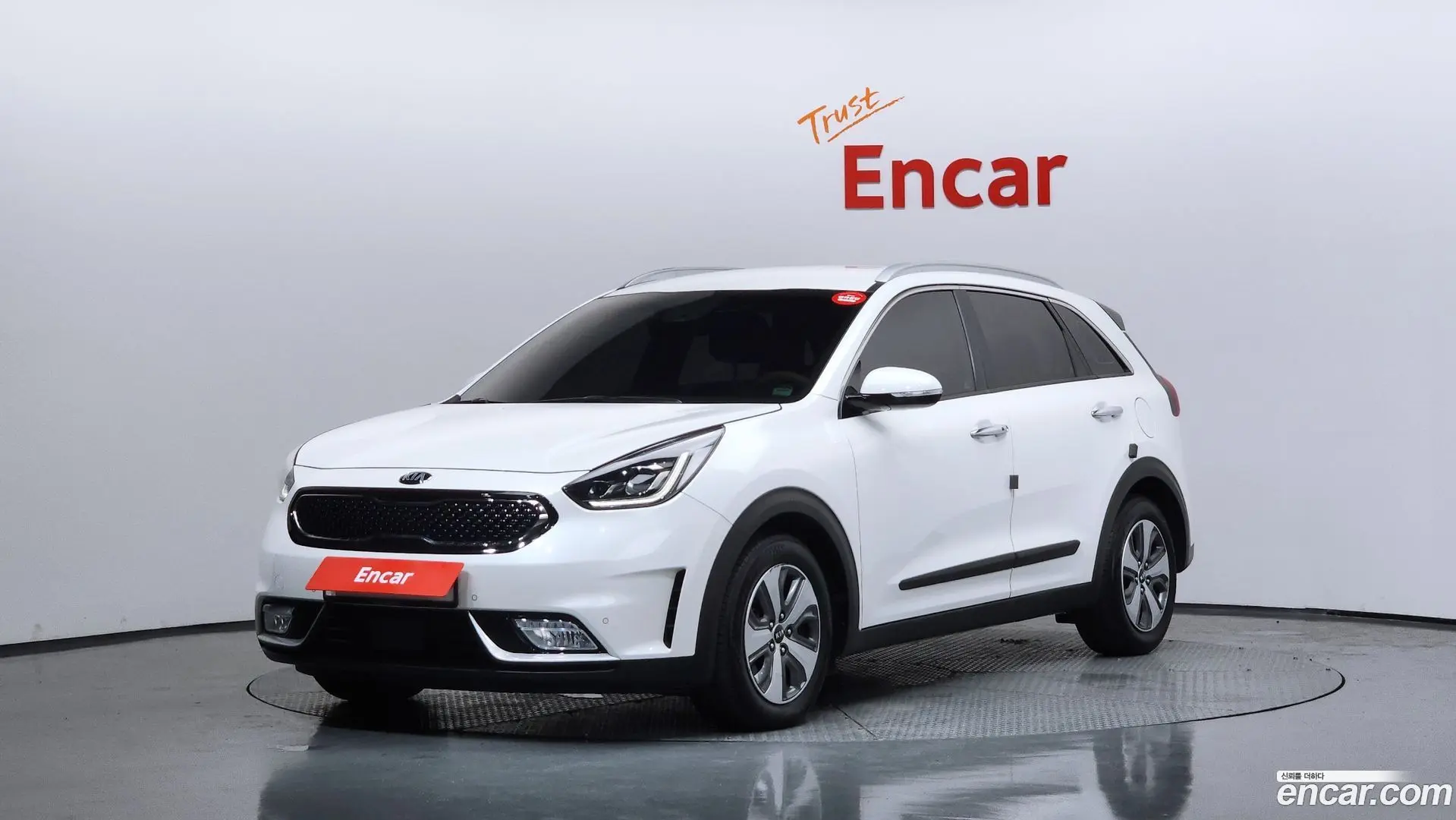 Main__Slider__Photo:Niro Kia 2018.10-0
