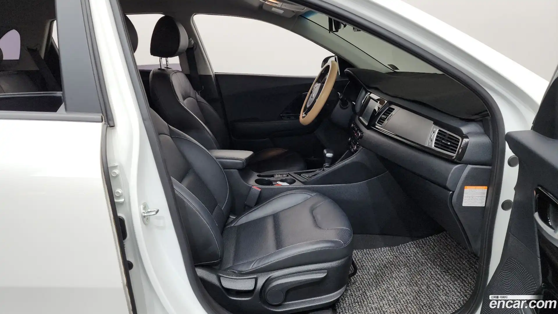 Niro Kia 2018.10-INNER-036