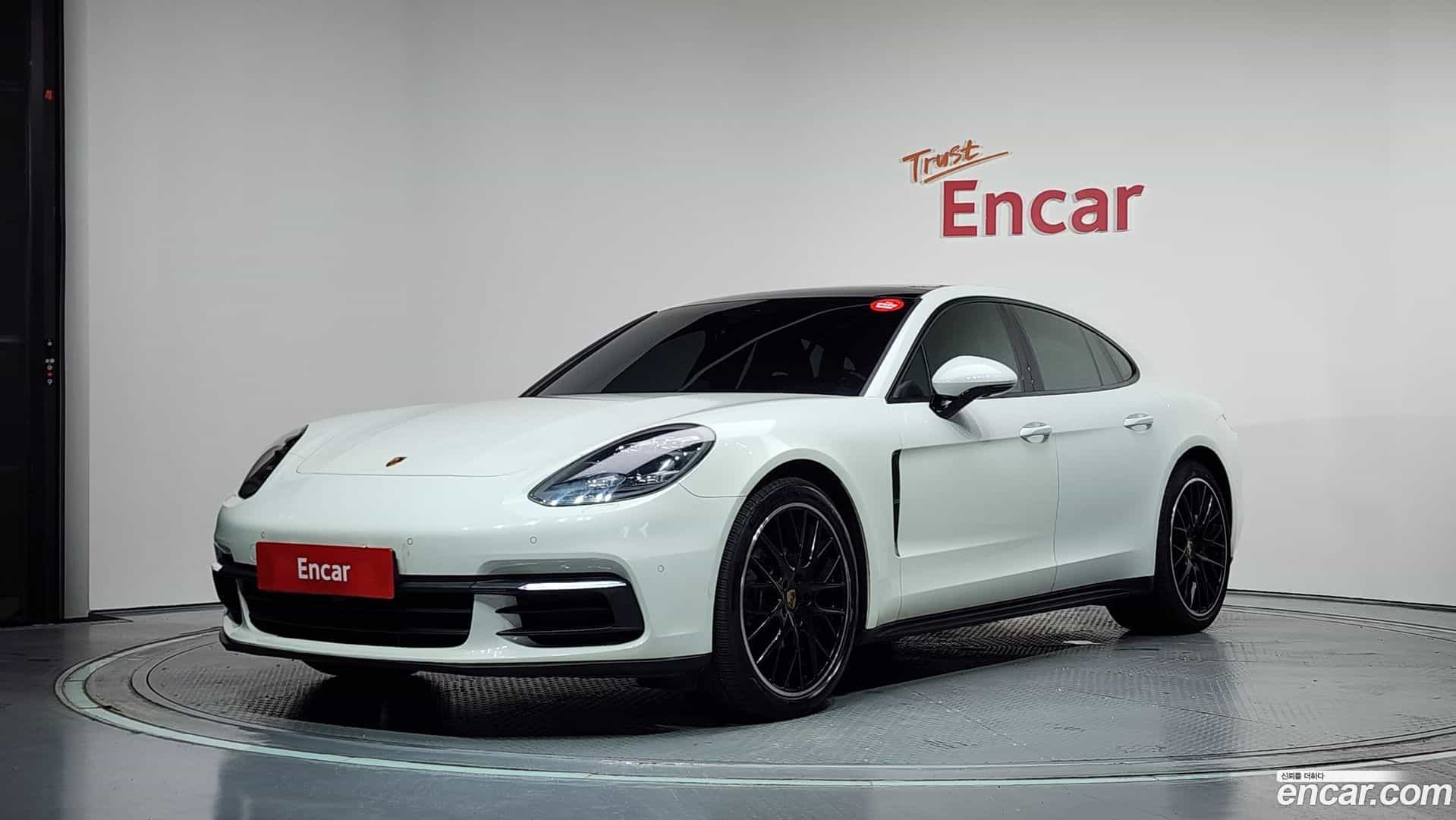 Panamera Porsche 2018.9-OUTER-001
