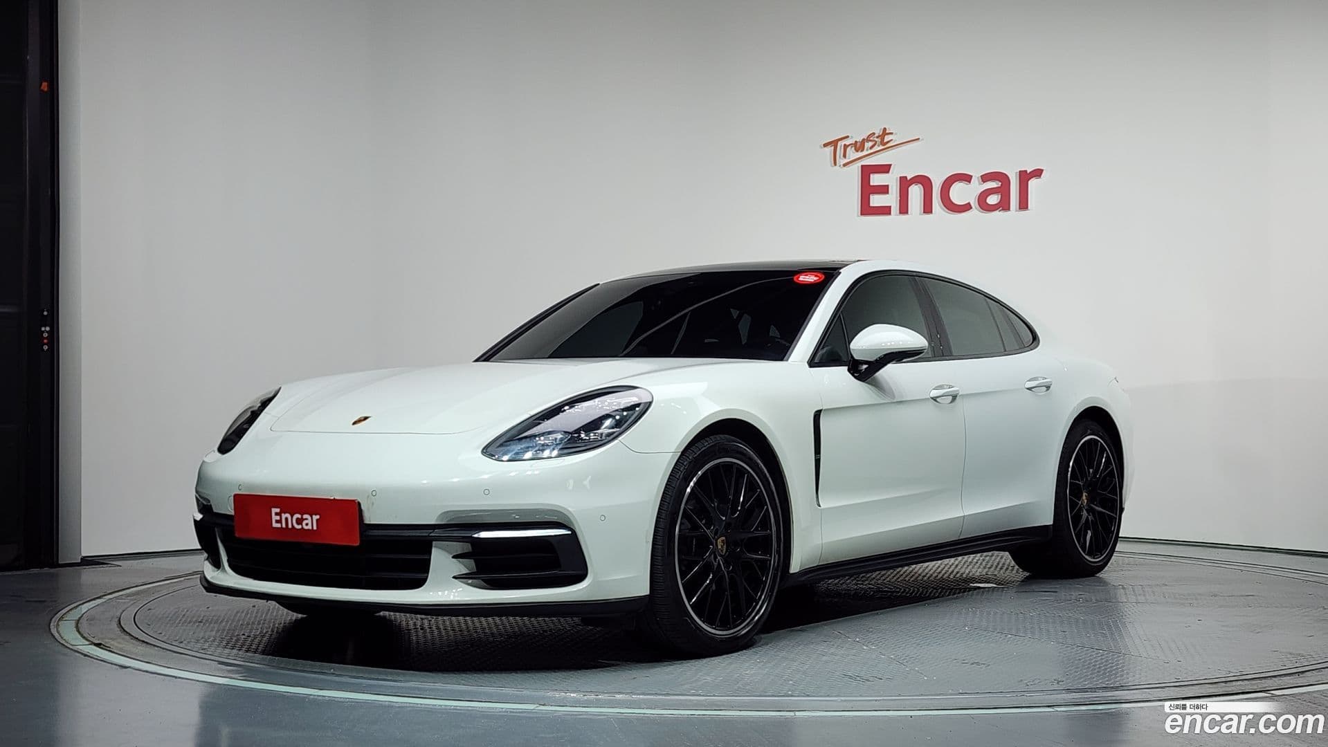 Main__Slider__Photo:Panamera Porsche 2018.9-0