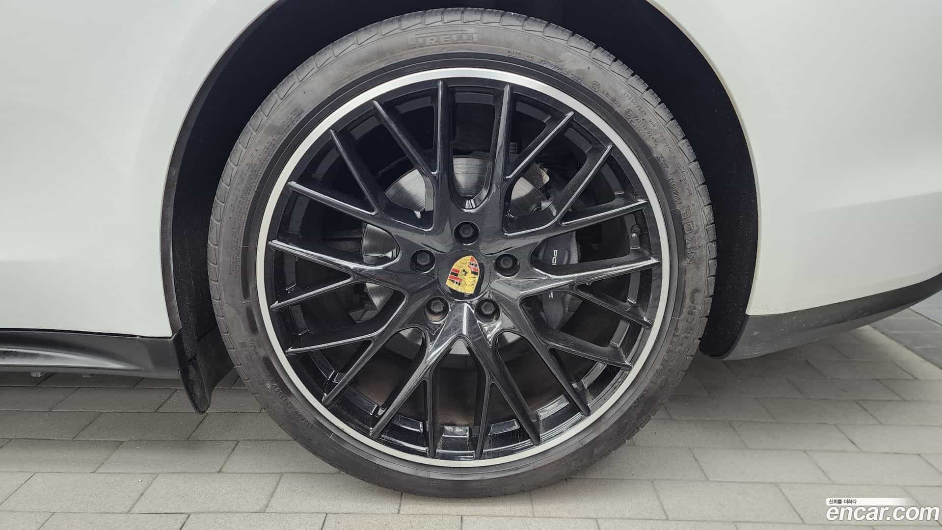 Panamera Porsche 2018.9-OUTER-031