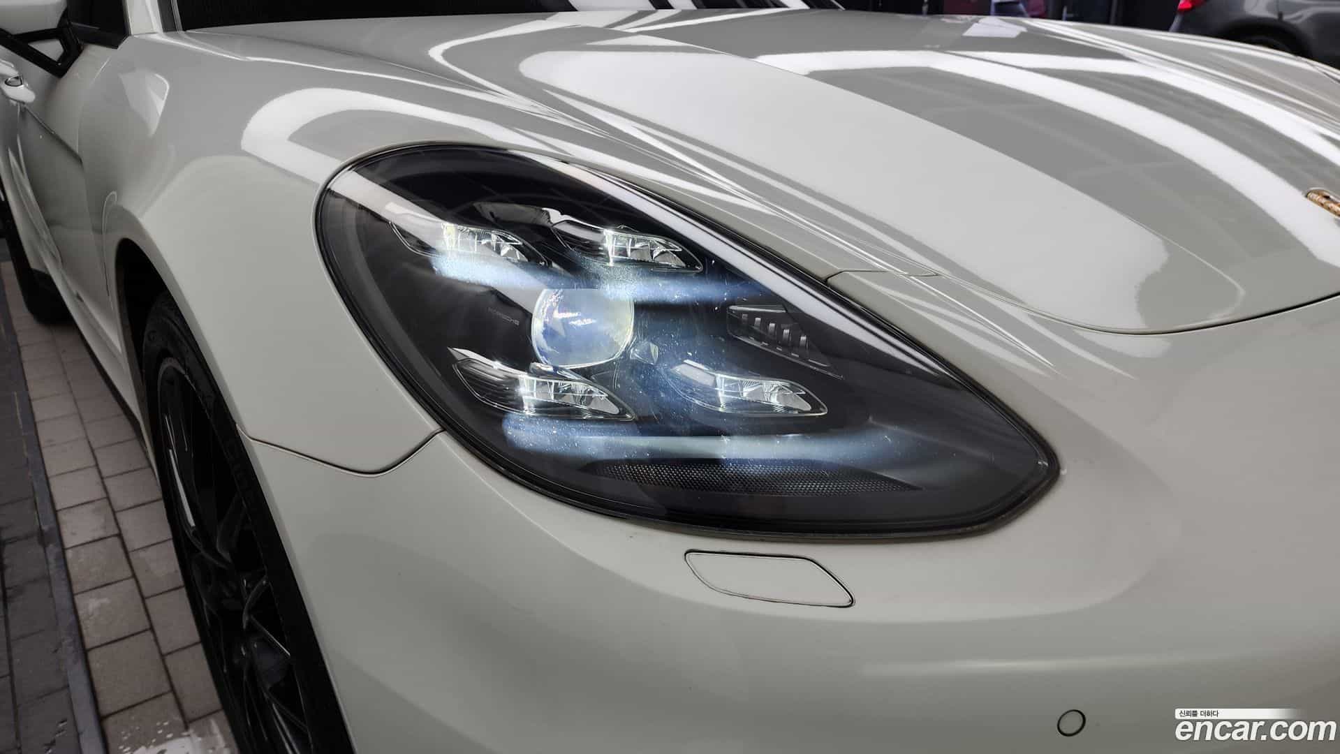 Panamera Porsche 2018.9-OUTER-032