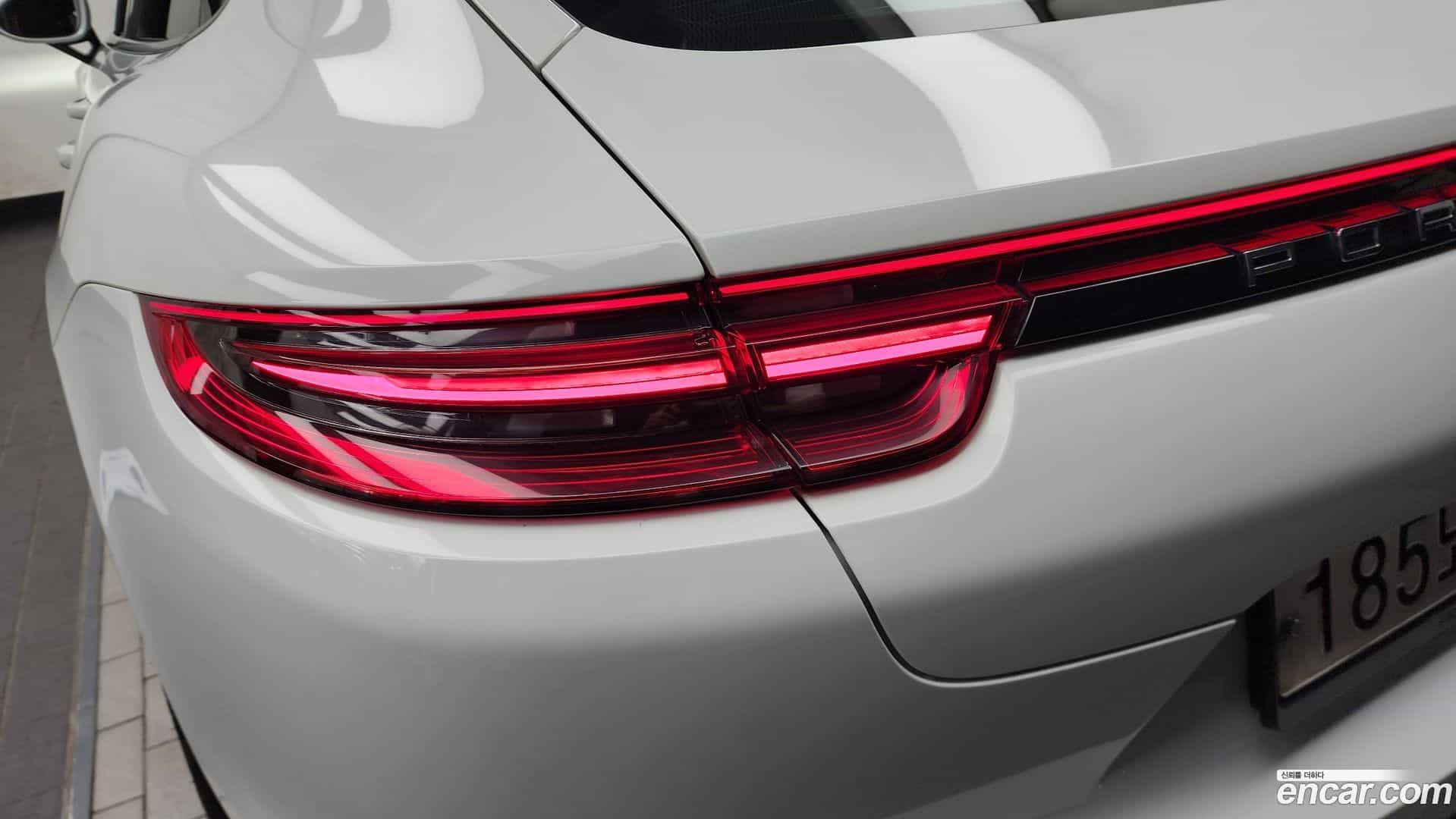 Panamera Porsche 2018.9-OUTER-033