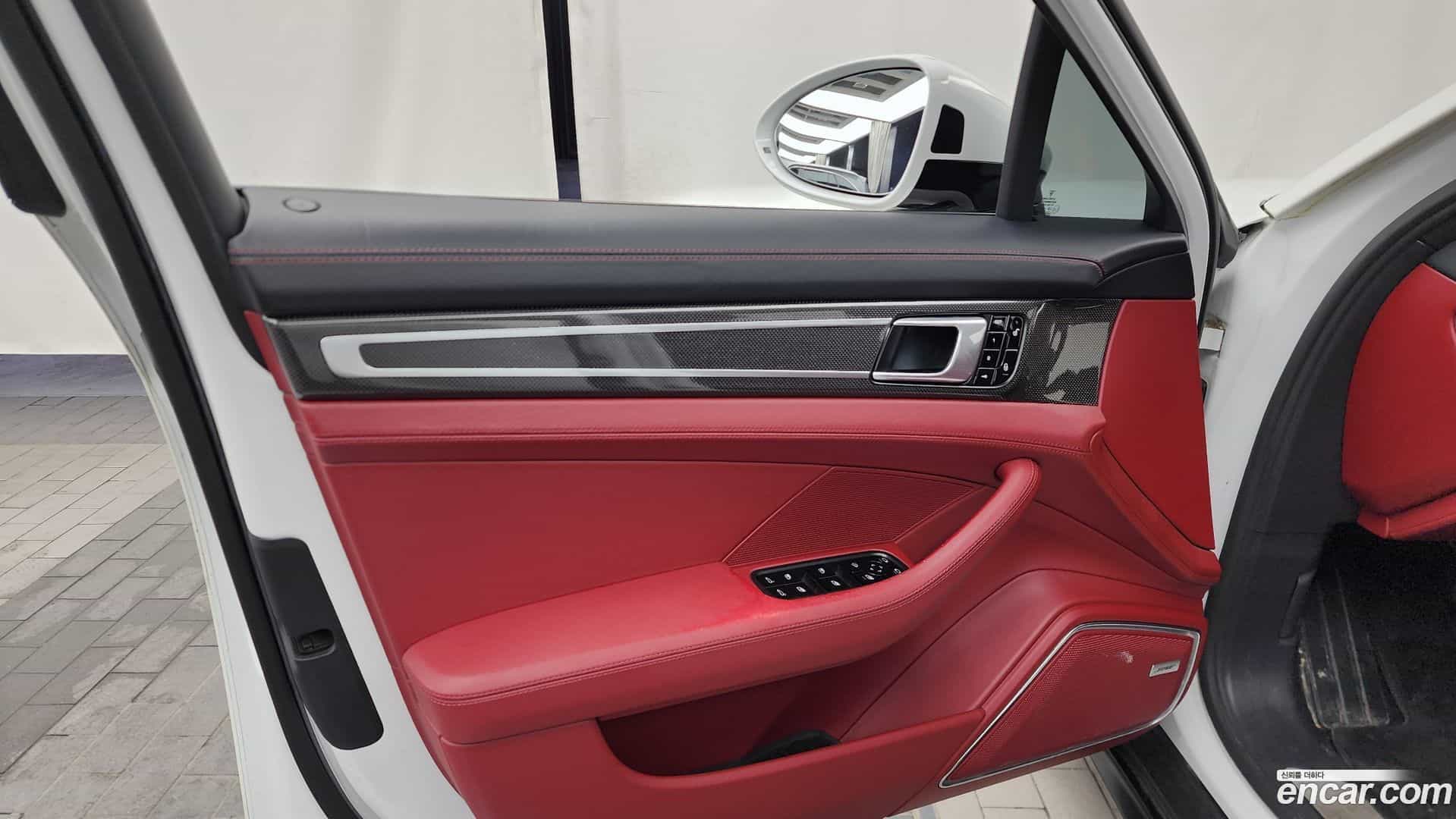 Panamera Porsche 2018.9-INNER-034