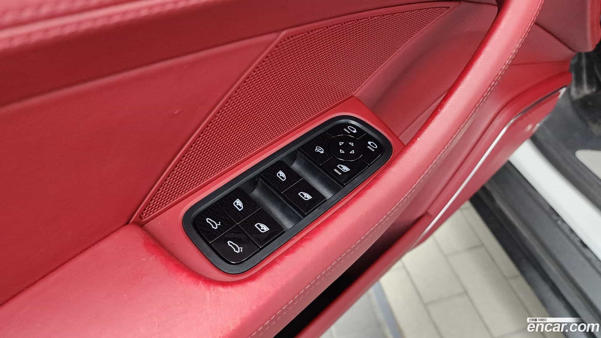 Panamera Porsche 2018.9-OPTION-040