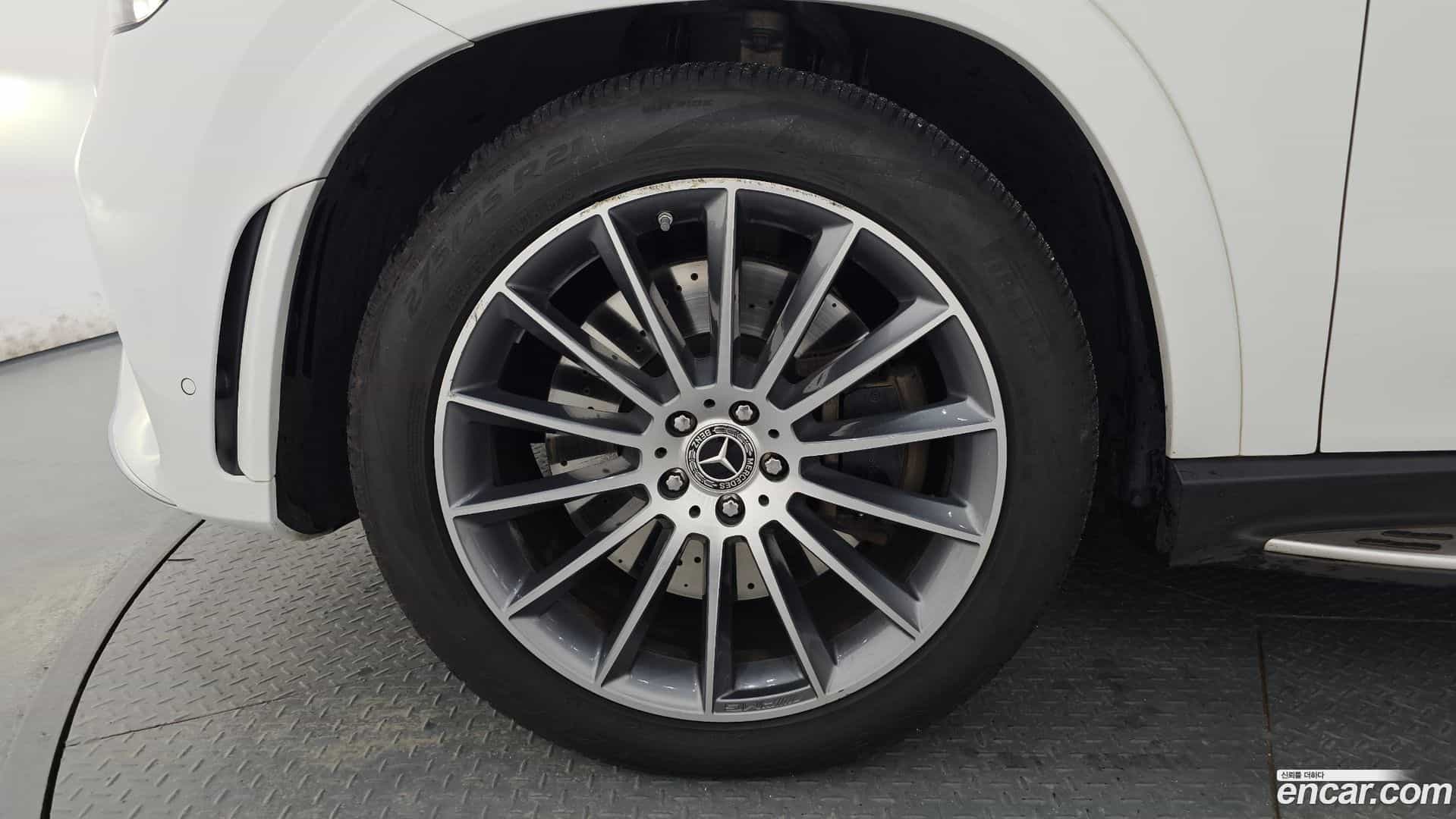GLE-Class Mercedes-Benz 2023.4-OUTER-005
