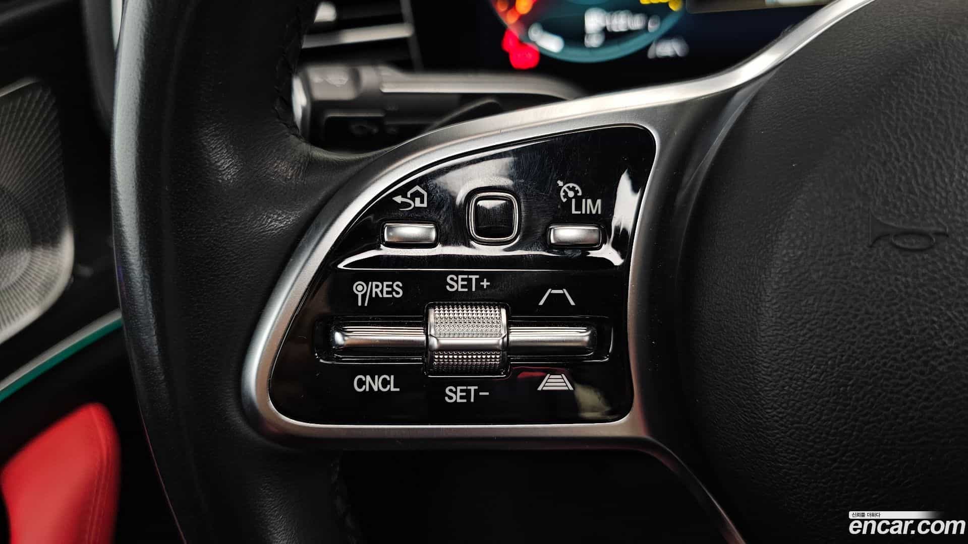 GLE-Class Mercedes-Benz 2023.4-OPTION-048