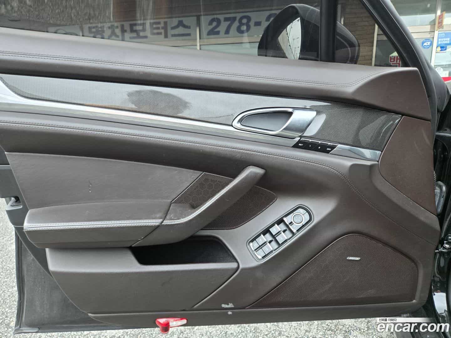 Panamera Porsche 2009.11-OPTION-018