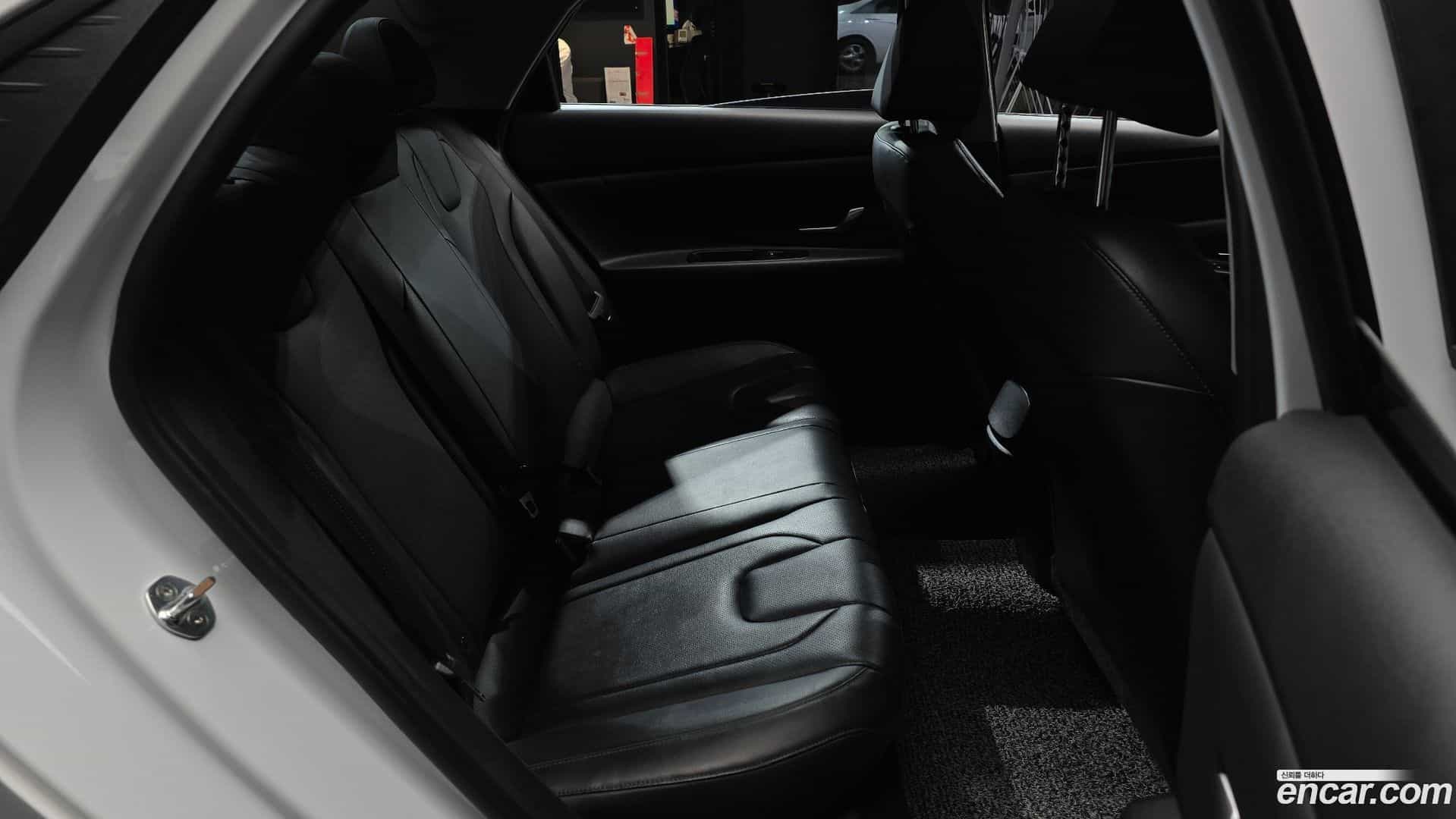 AVANTE Hyundai 2020.4-OPTION-015