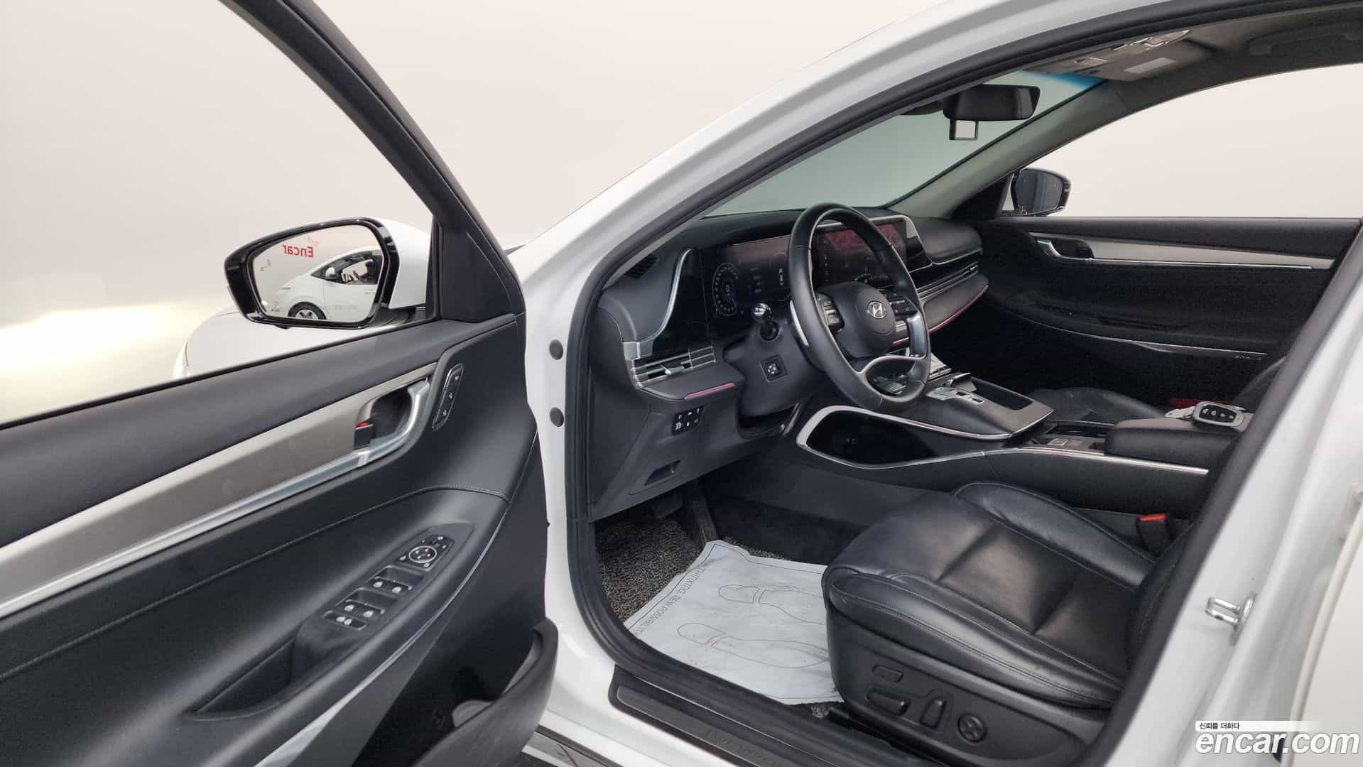 Grandeur Hyundai 2020.10-INNER-010